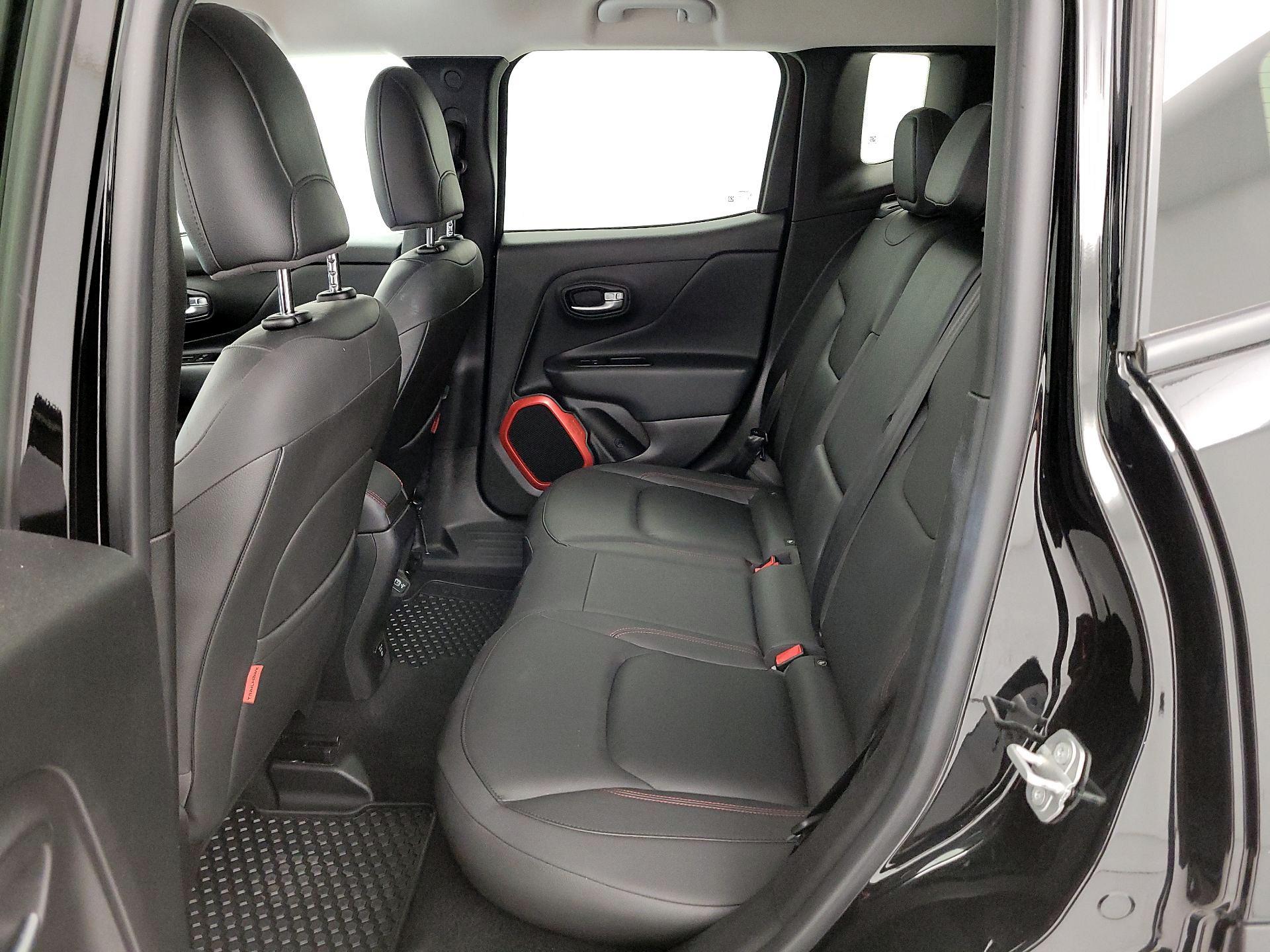 Thumbnail: 2019 Jeep Renegade - 20