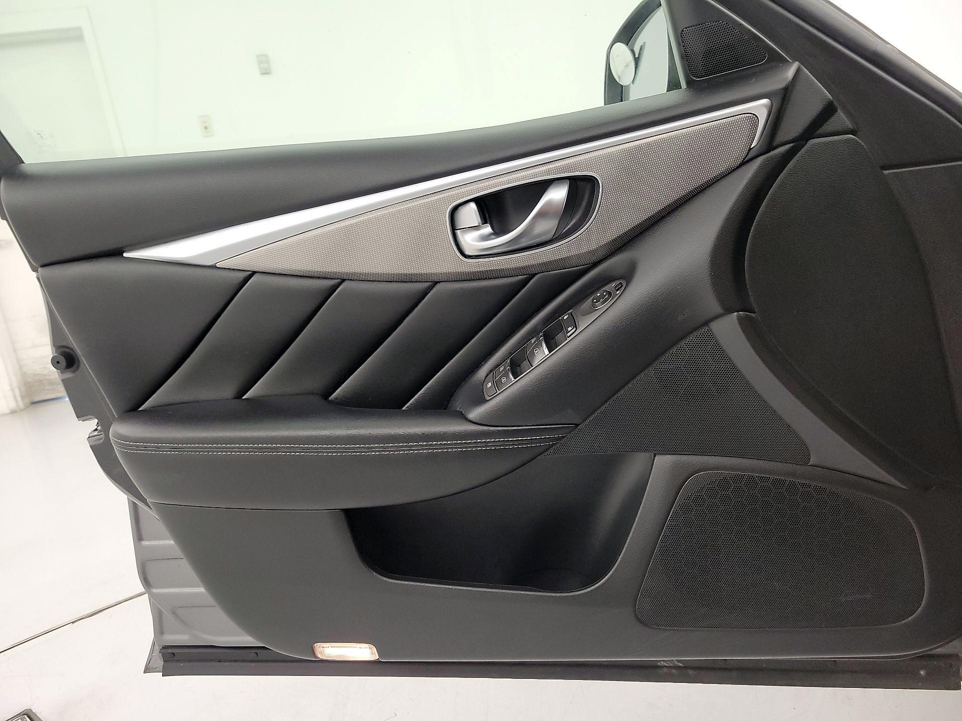 Thumbnail: 2015 INFINITI Q50 - 12