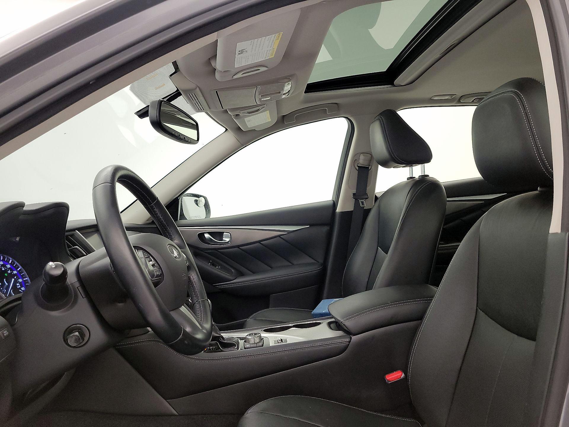 Thumbnail: 2015 INFINITI Q50 - 20