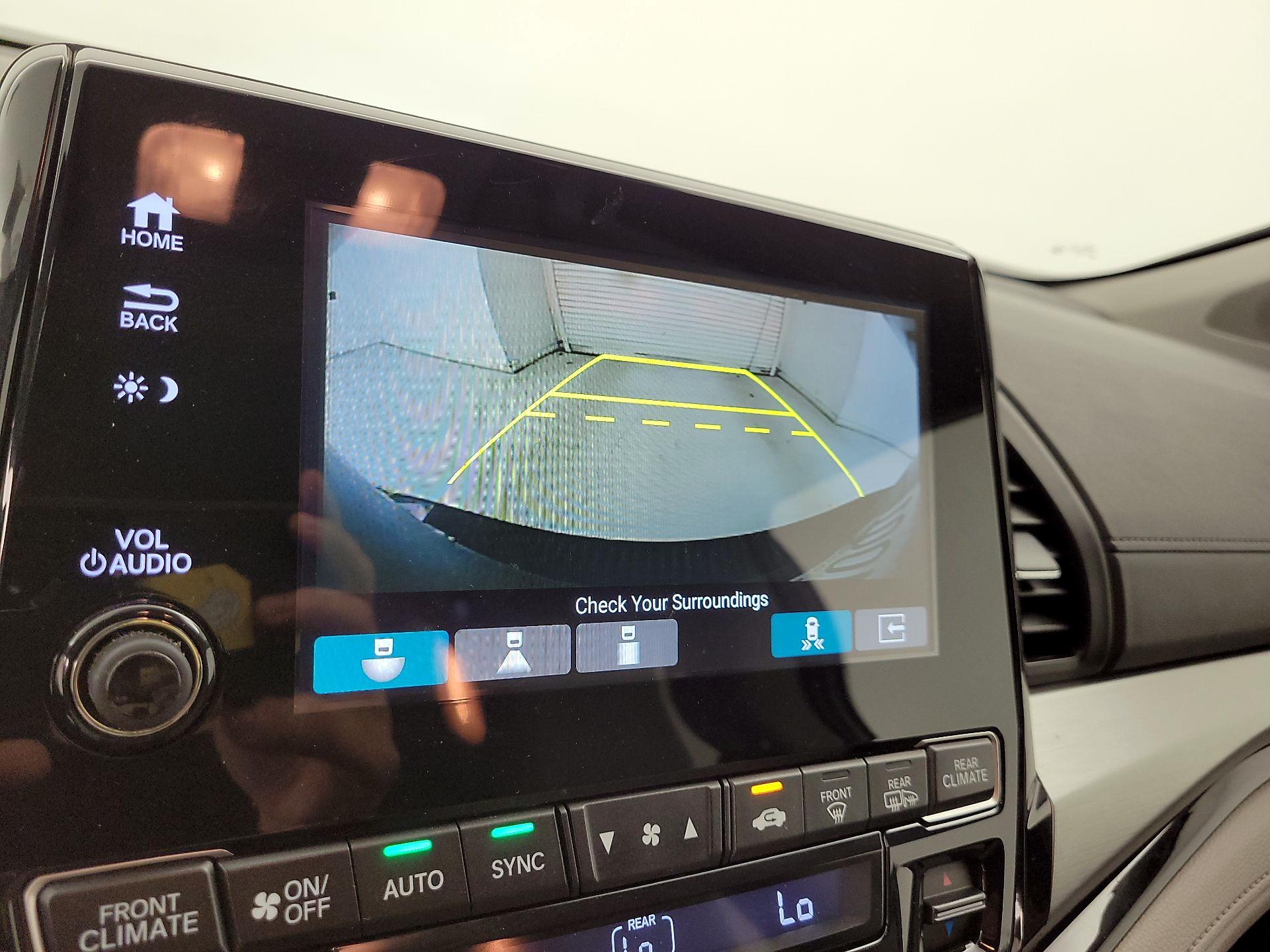 Thumbnail: 2018 Honda Odyssey - 15