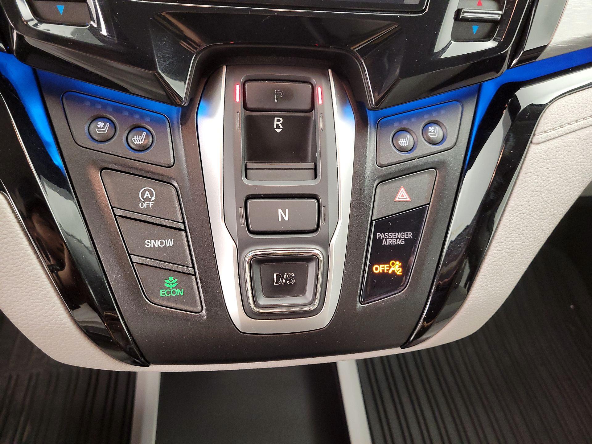Thumbnail: 2018 Honda Odyssey - 18