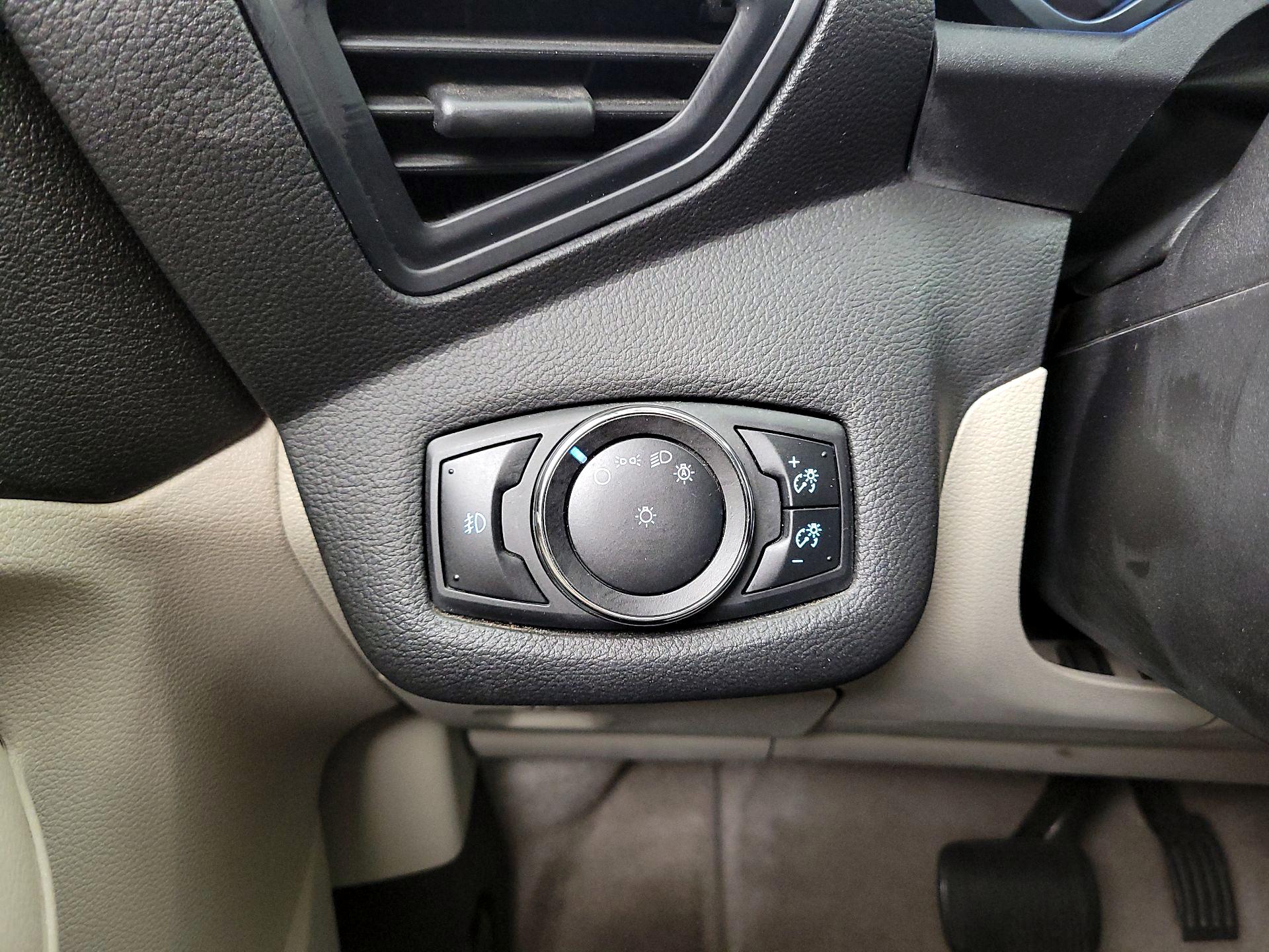 Thumbnail: 2015 Ford C-Max - 13