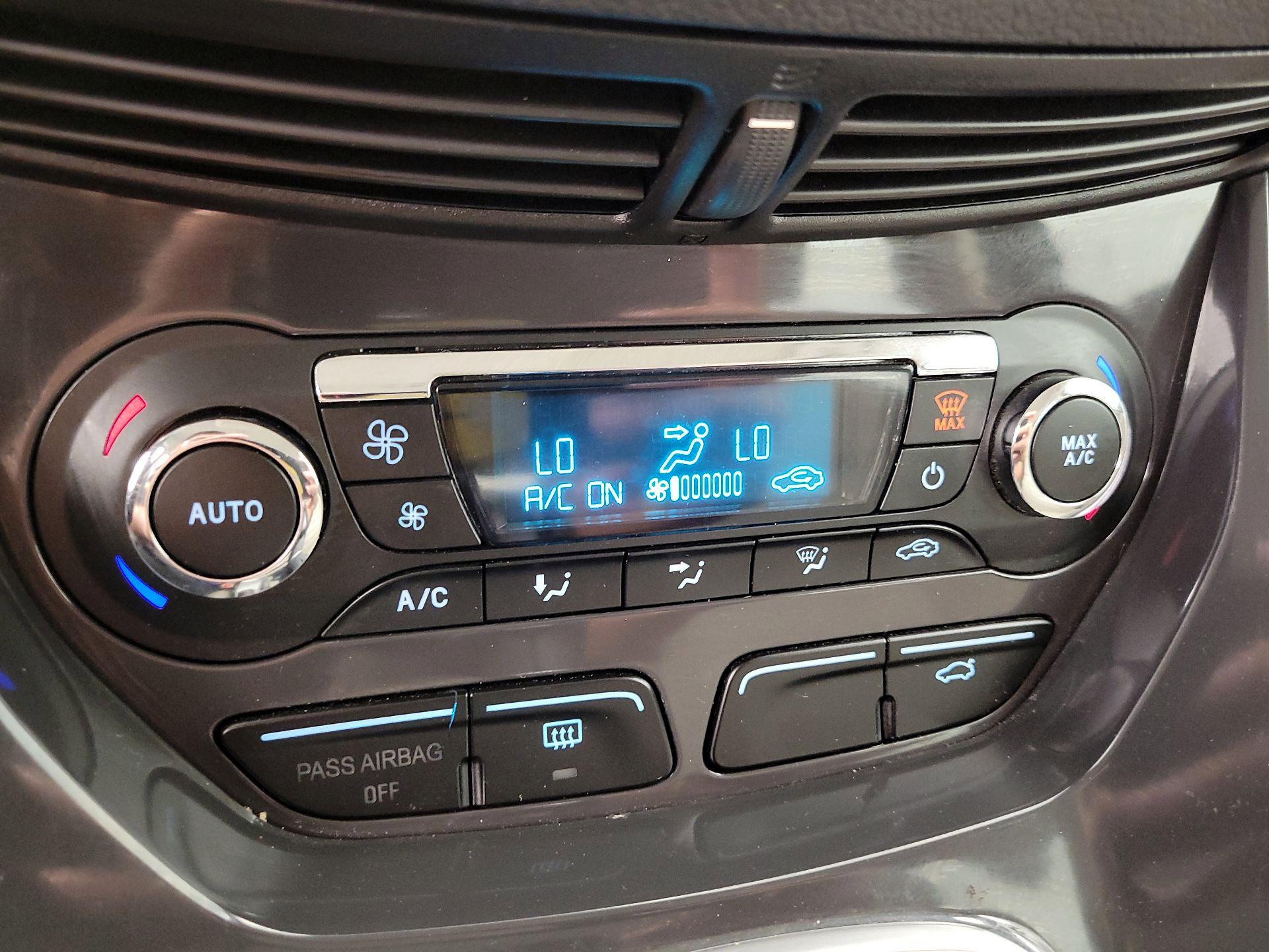 Thumbnail: 2015 Ford C-Max - 16