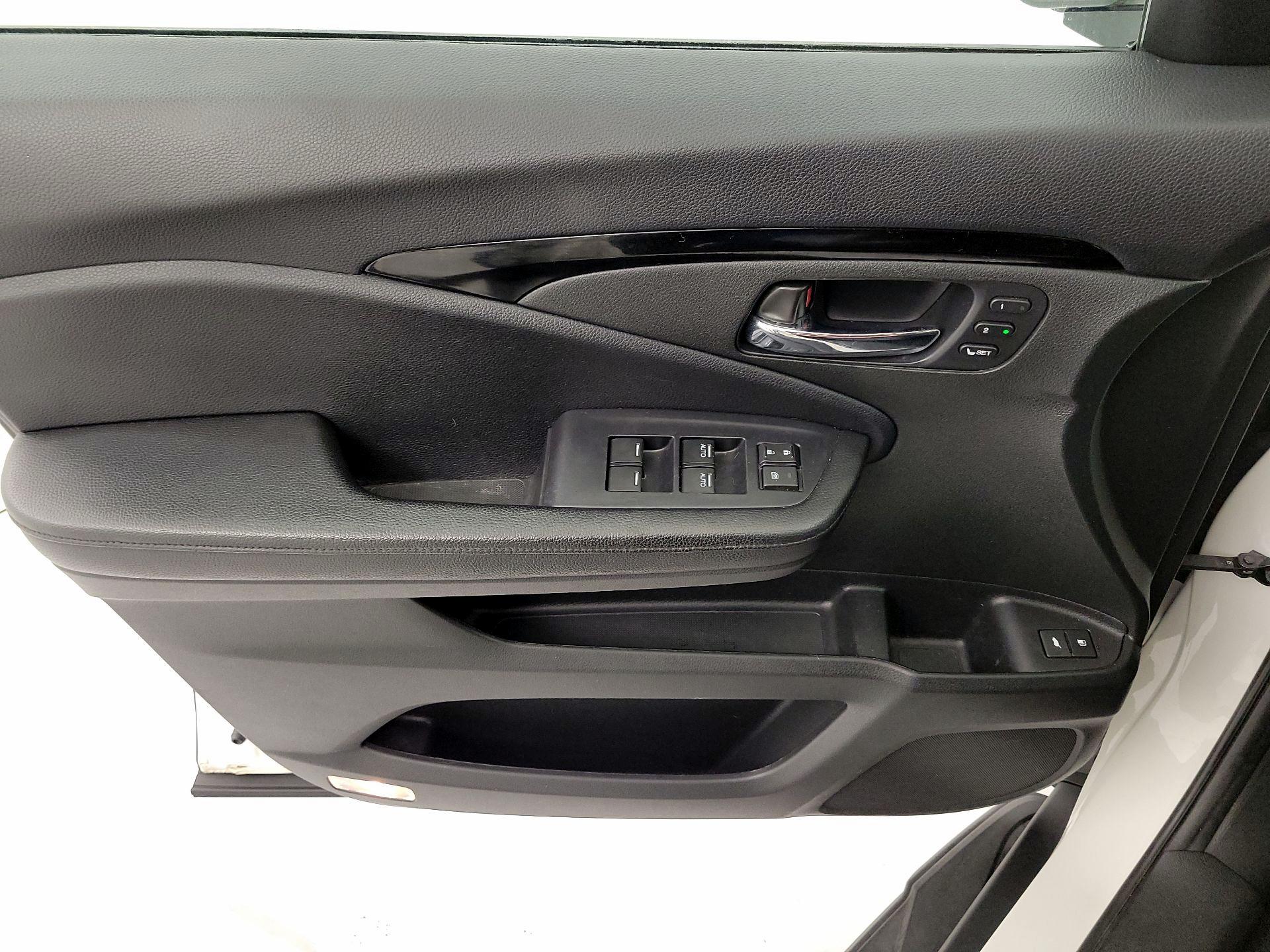 Thumbnail: 2019 Honda Passport - 12