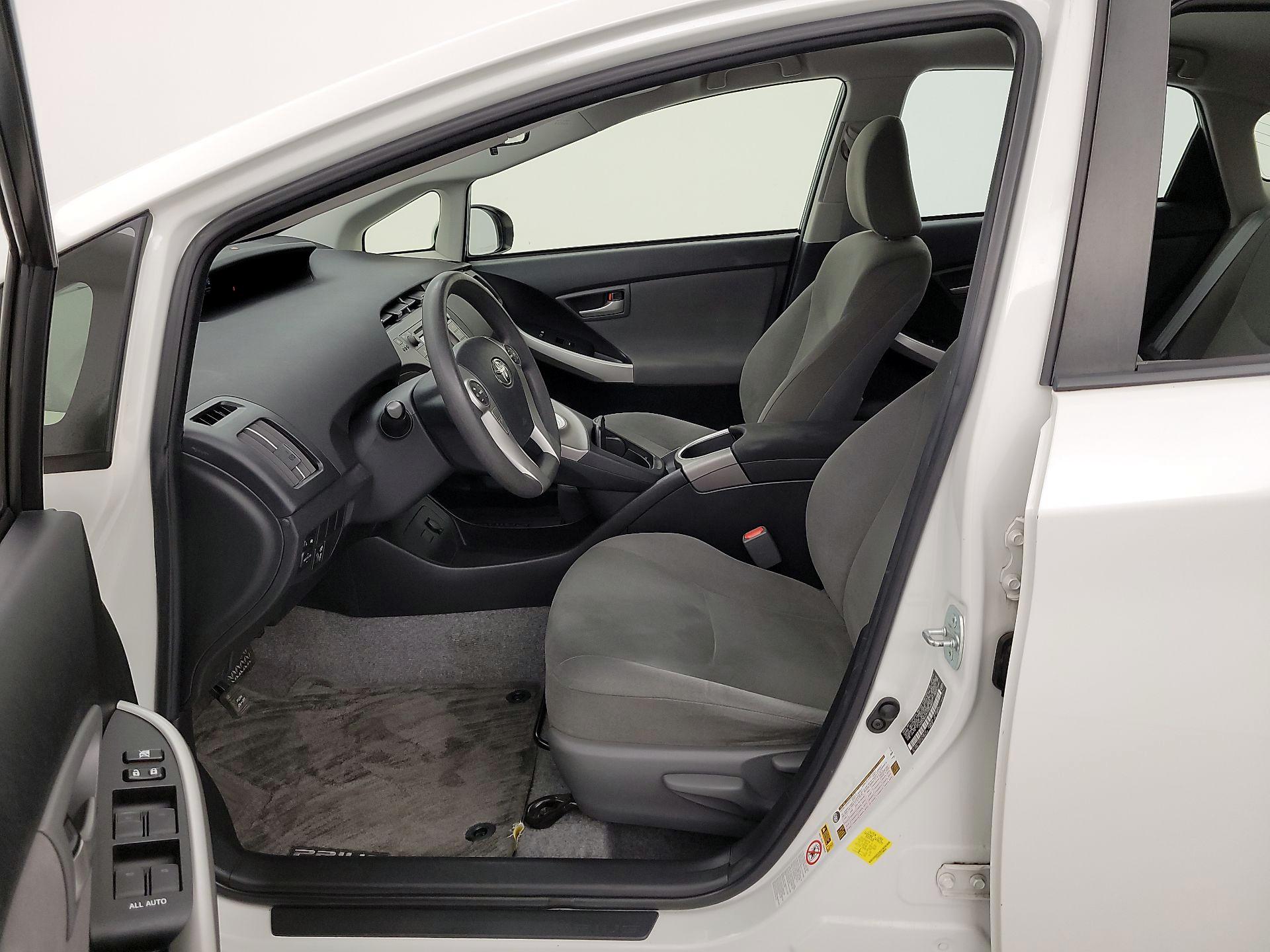 Thumbnail: 2015 Toyota Prius - 11
