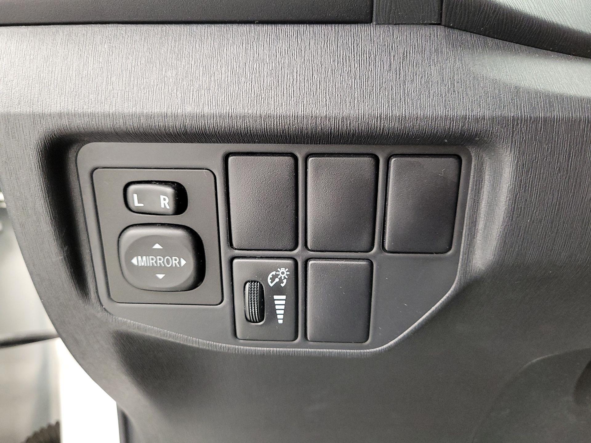 Thumbnail: 2015 Toyota Prius - 13