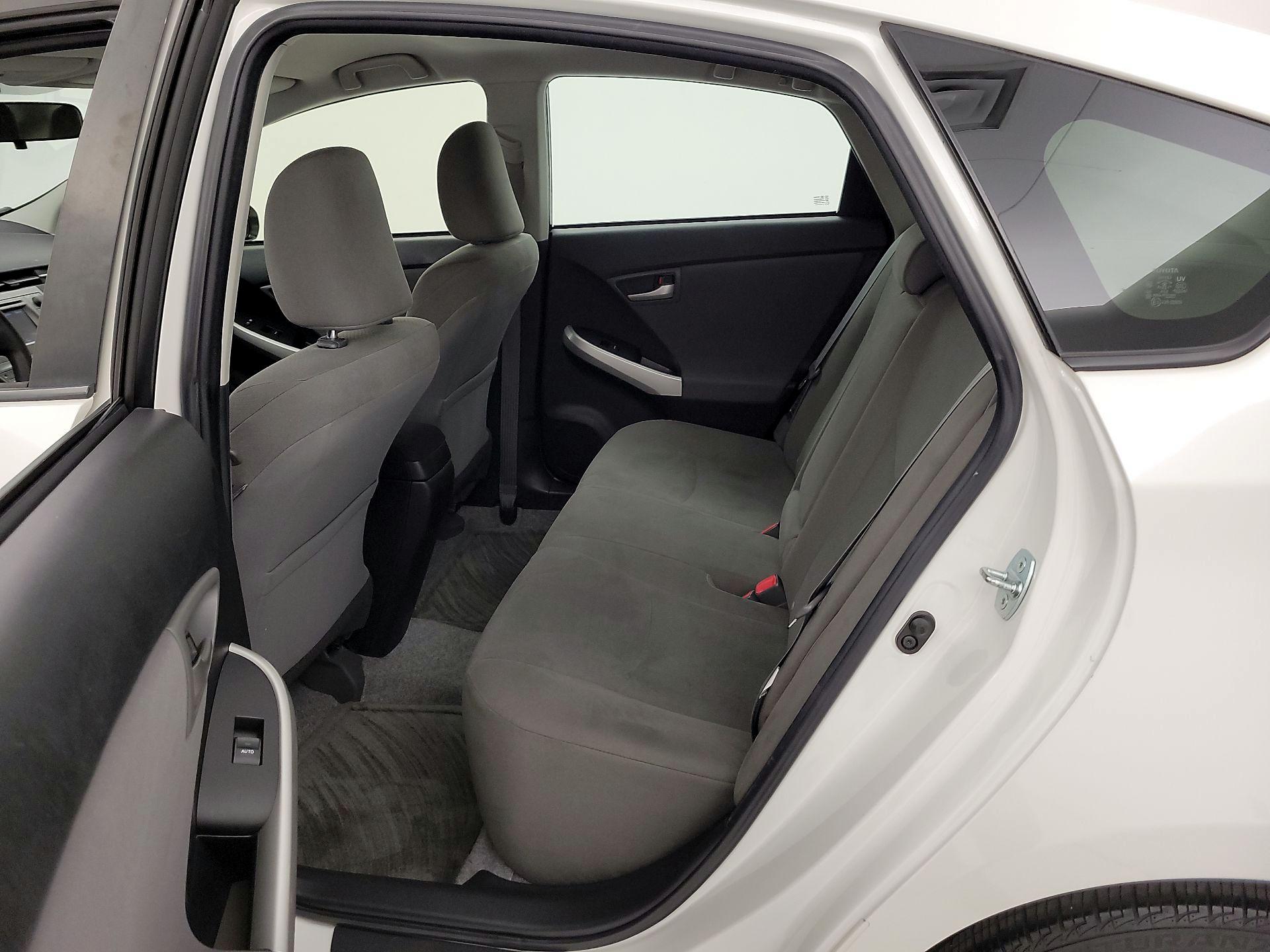 Thumbnail: 2015 Toyota Prius - 18