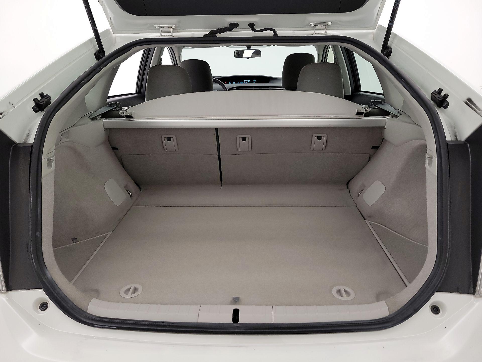 Thumbnail: 2015 Toyota Prius - 19