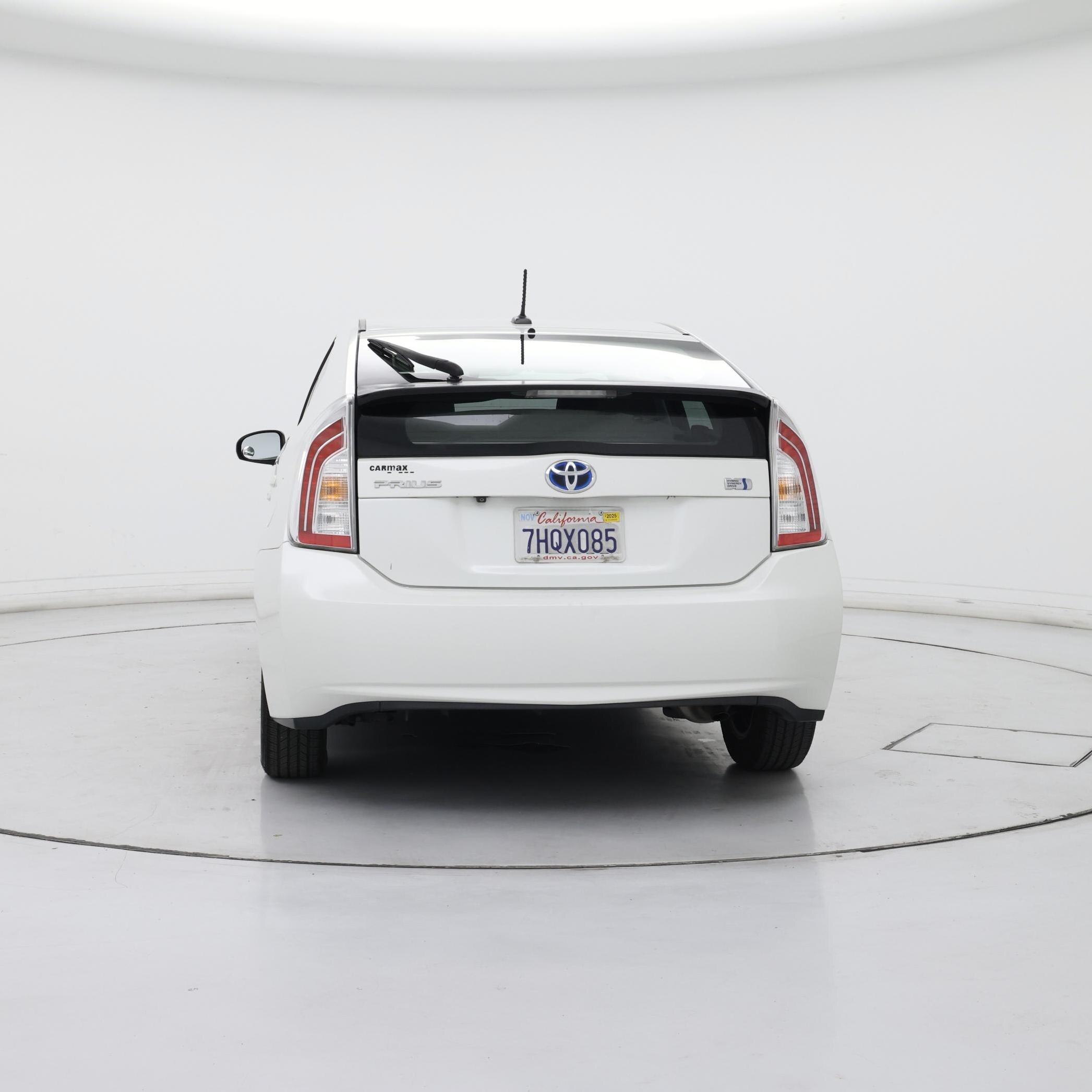 Thumbnail: 2015 Toyota Prius - 6