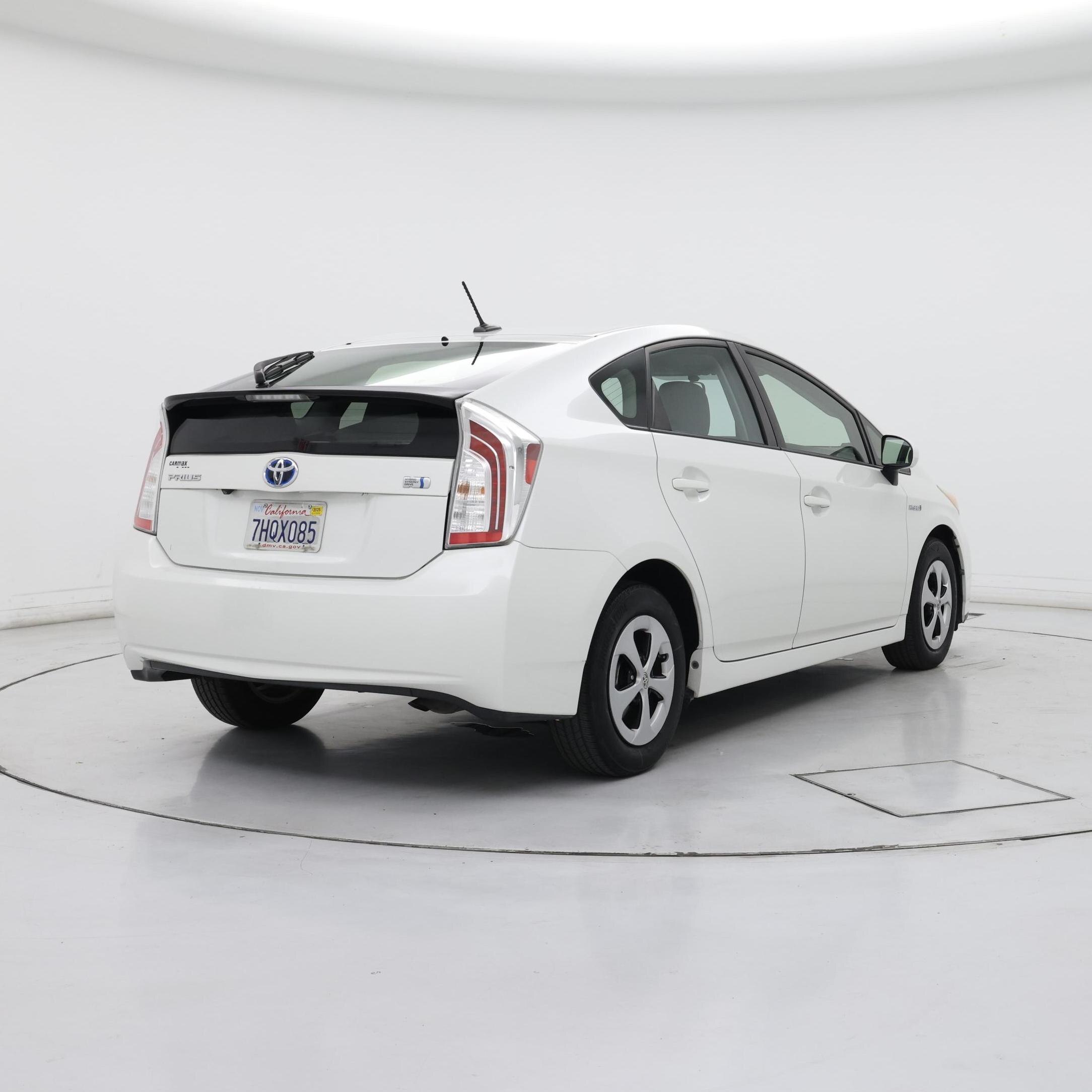 Thumbnail: 2015 Toyota Prius - 8