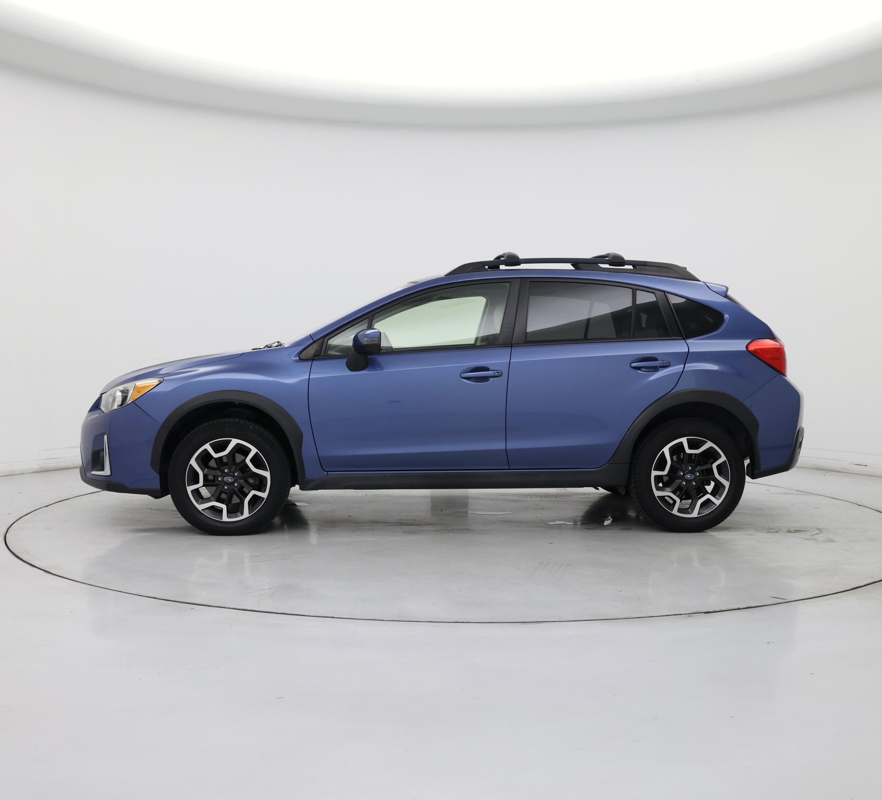 Thumbnail: 2017 Subaru Crosstrek - 3