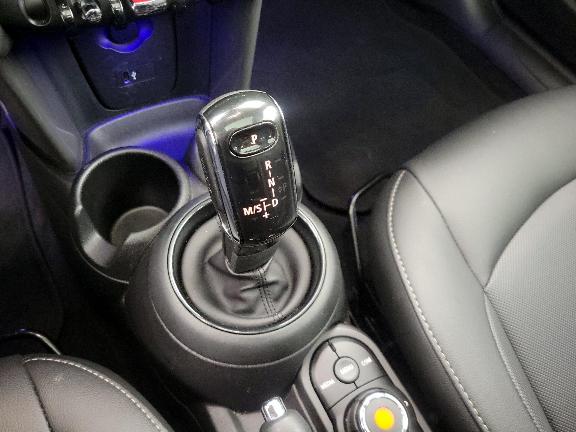 Thumbnail: 2020 MINI Cooper Hardtop - 17