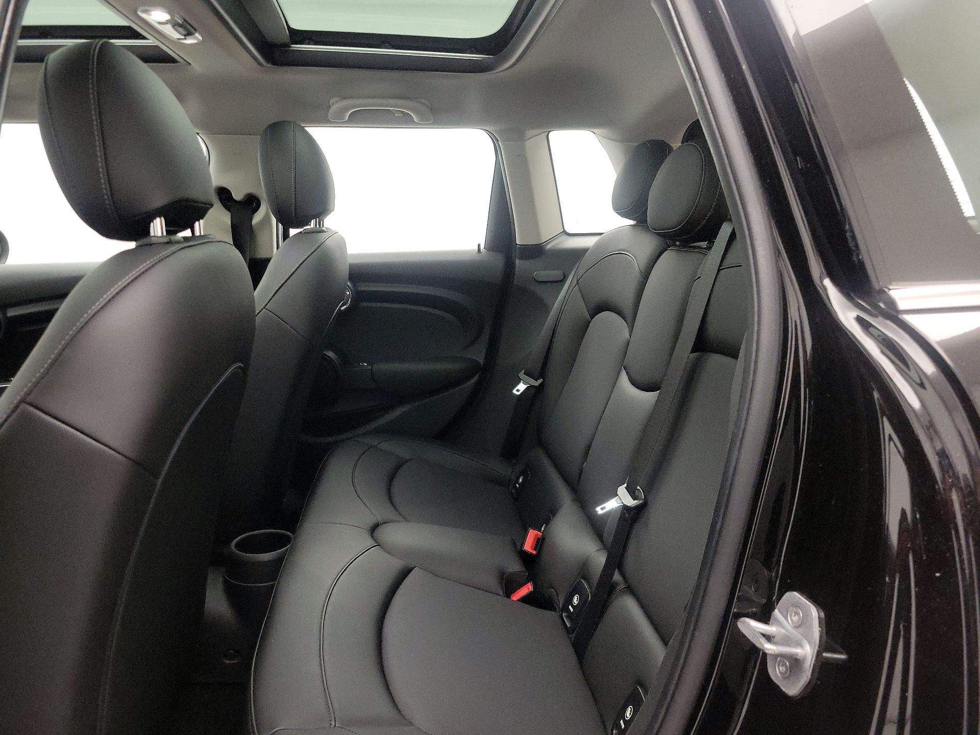 Thumbnail: 2020 MINI Cooper Hardtop - 20