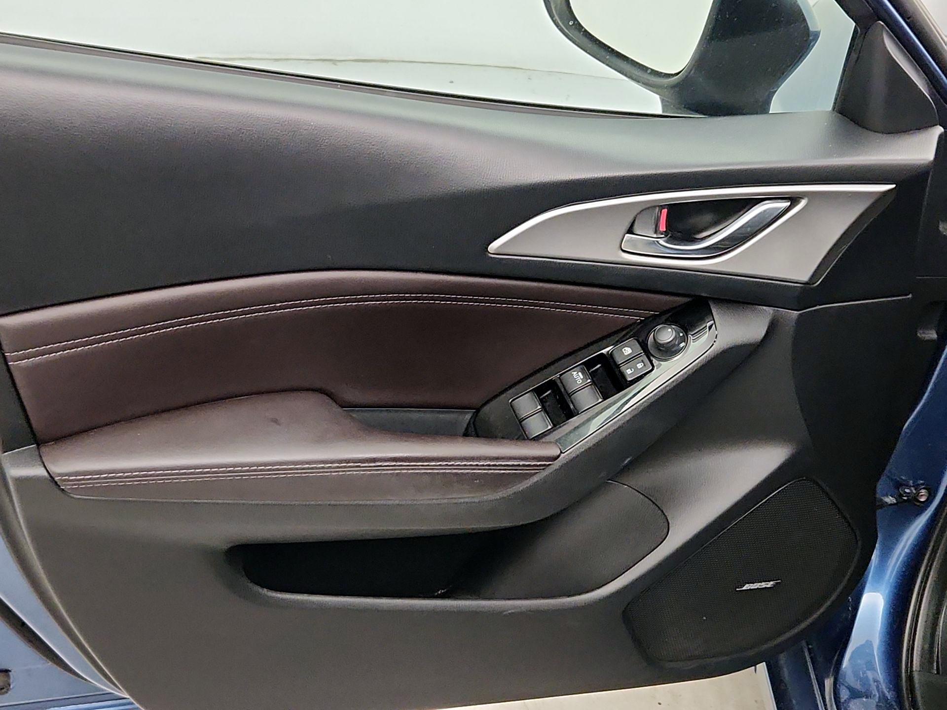 Thumbnail: 2018 Mazda Mazda3 - 12