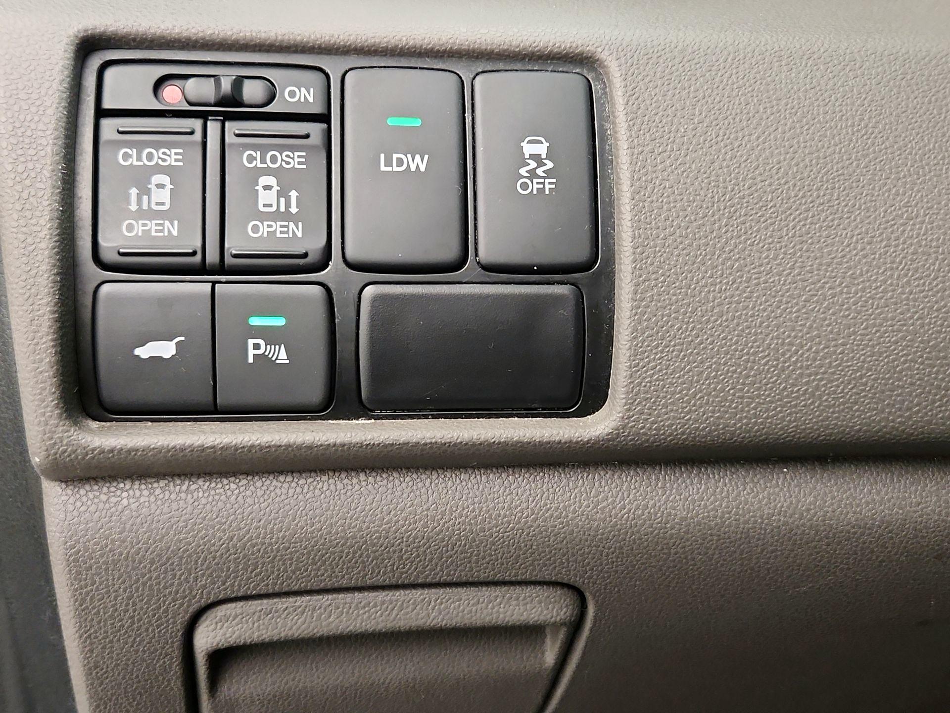 Thumbnail: 2016 Honda Odyssey - 13