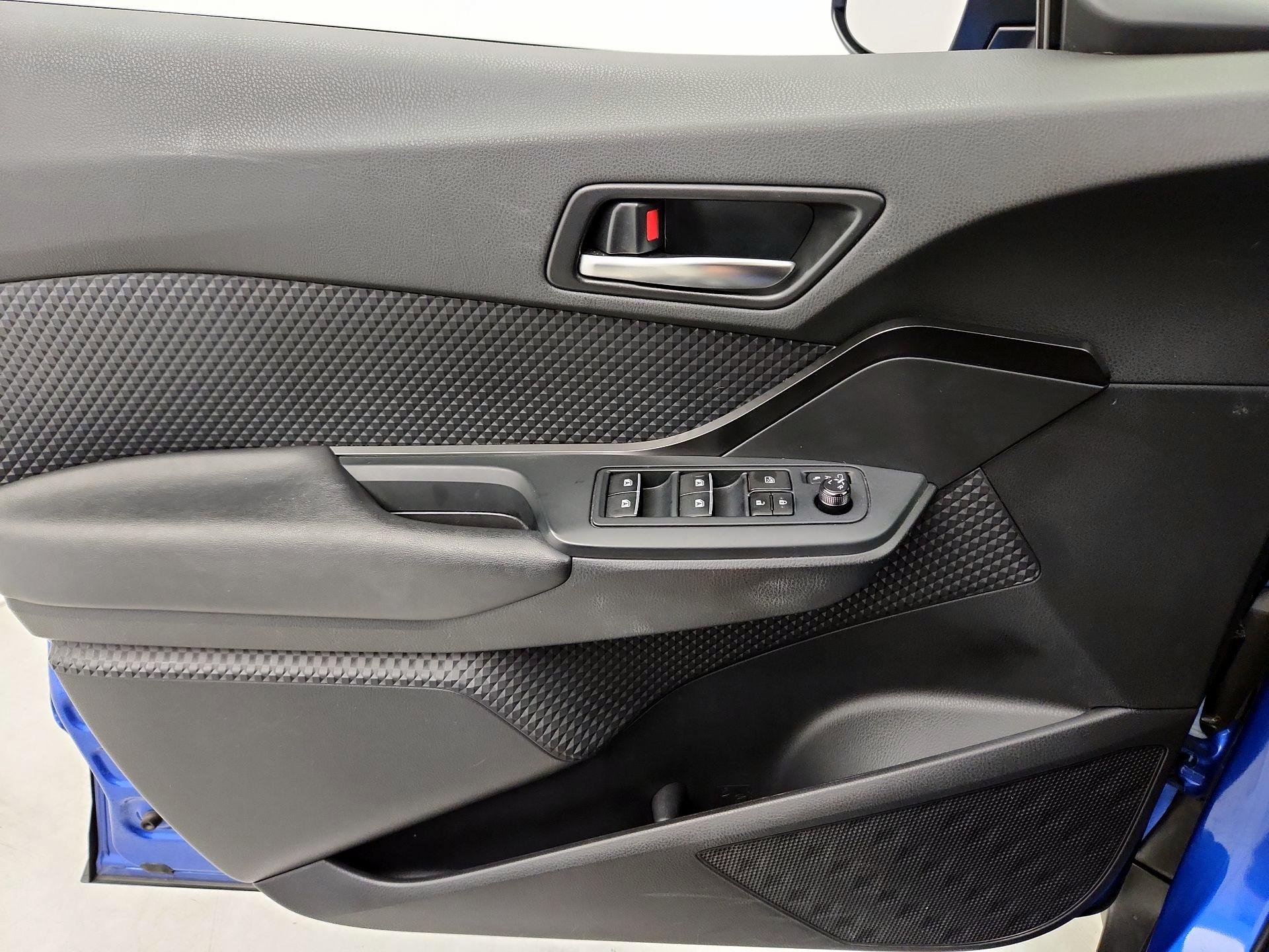 Thumbnail: 2018 Toyota C-HR - 12
