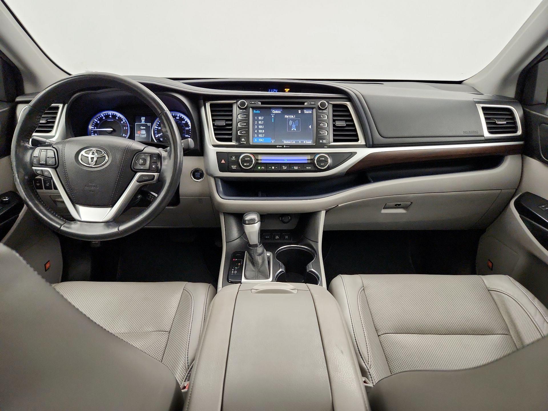 Thumbnail: 2015 Toyota Highlander - 9