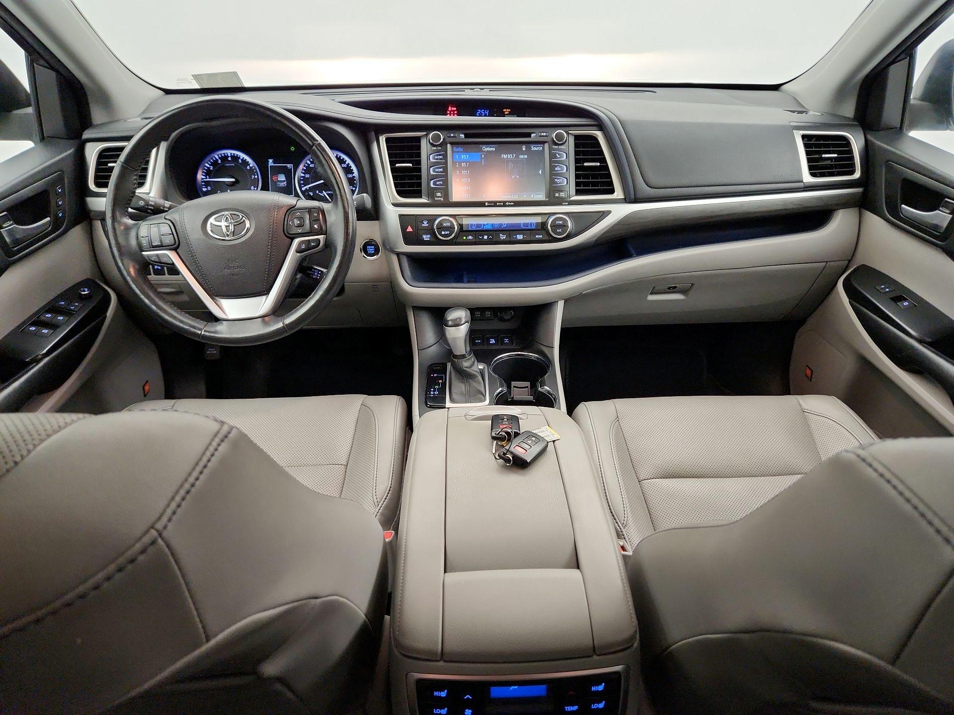 Thumbnail: 2017 Toyota Highlander - 9