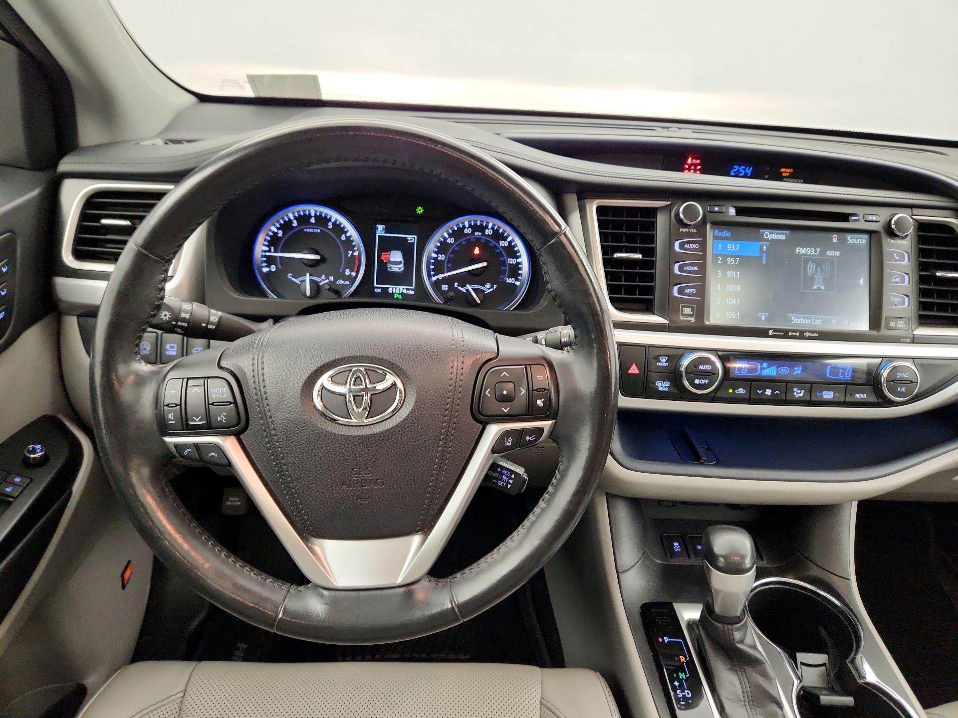 Thumbnail: 2017 Toyota Highlander - 10