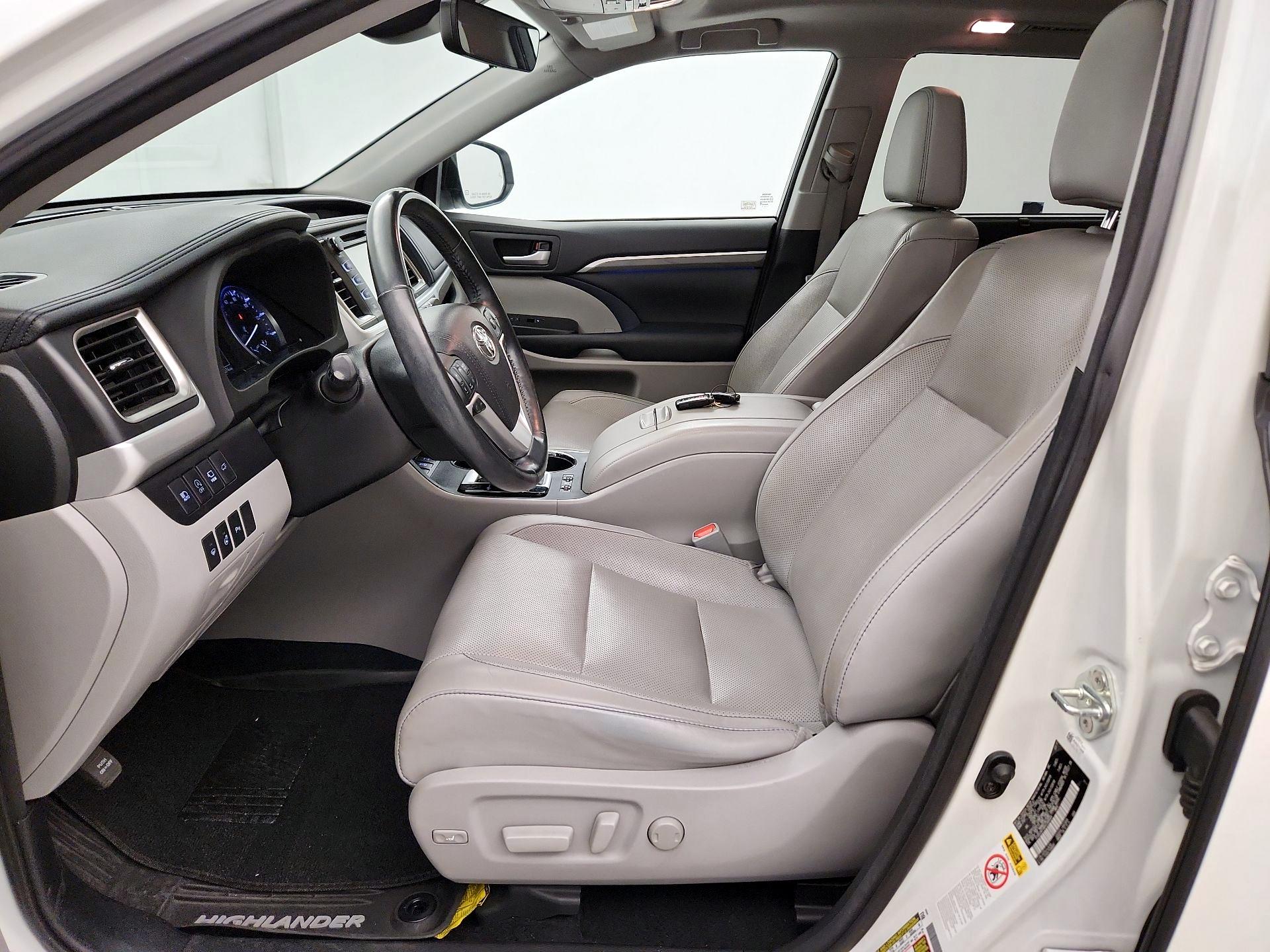 Thumbnail: 2017 Toyota Highlander - 11