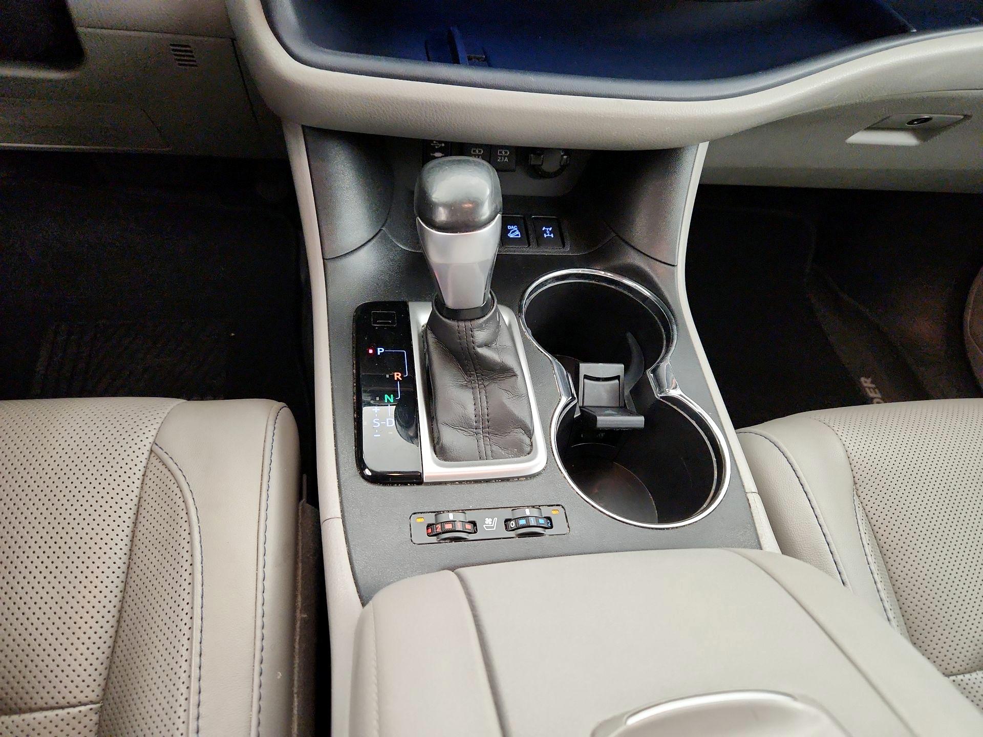 Thumbnail: 2017 Toyota Highlander - 17