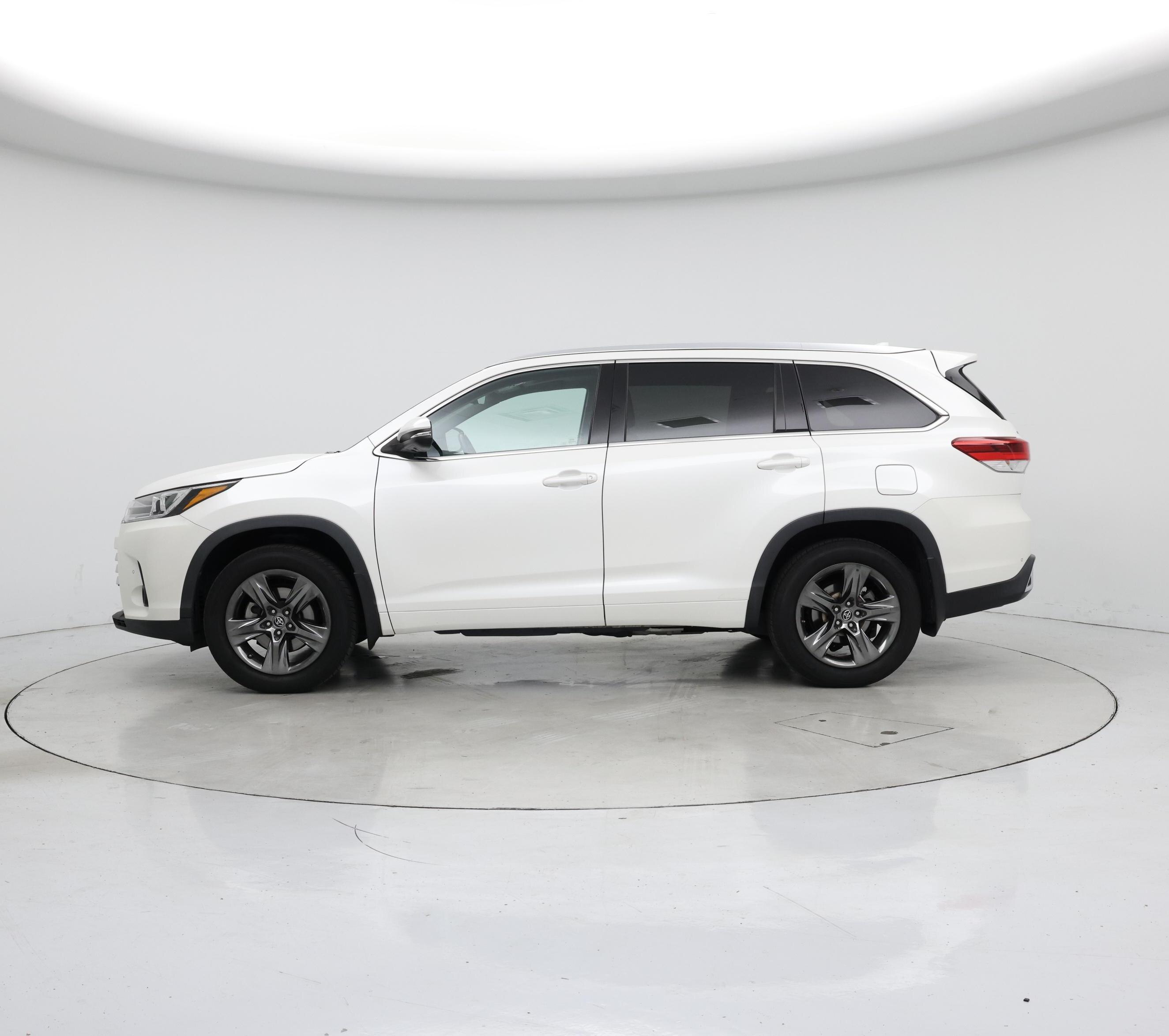 Thumbnail: 2017 Toyota Highlander - 3