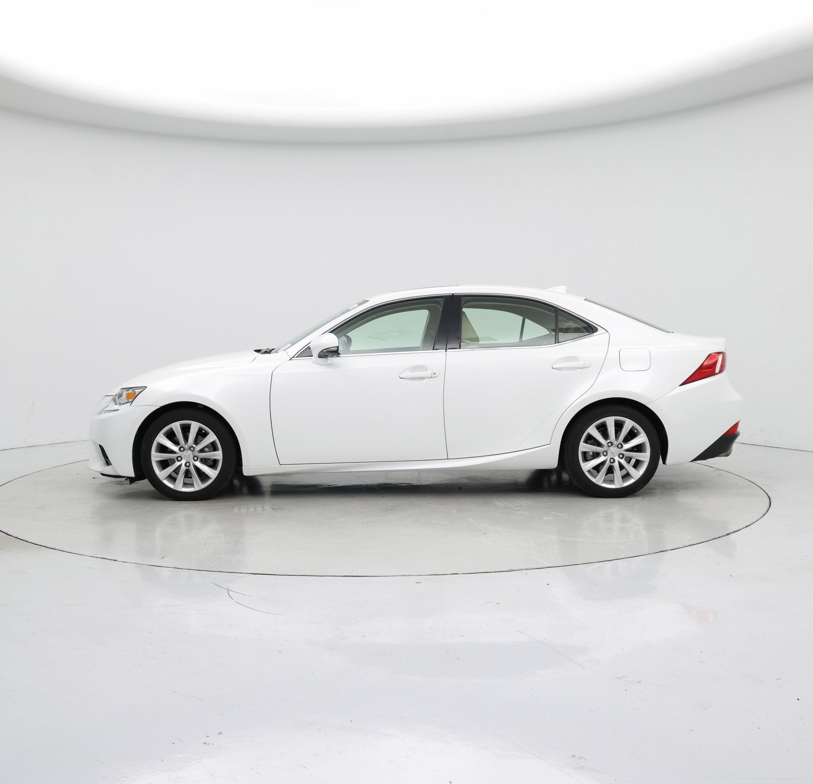Thumbnail: 2015 Lexus IS - 3