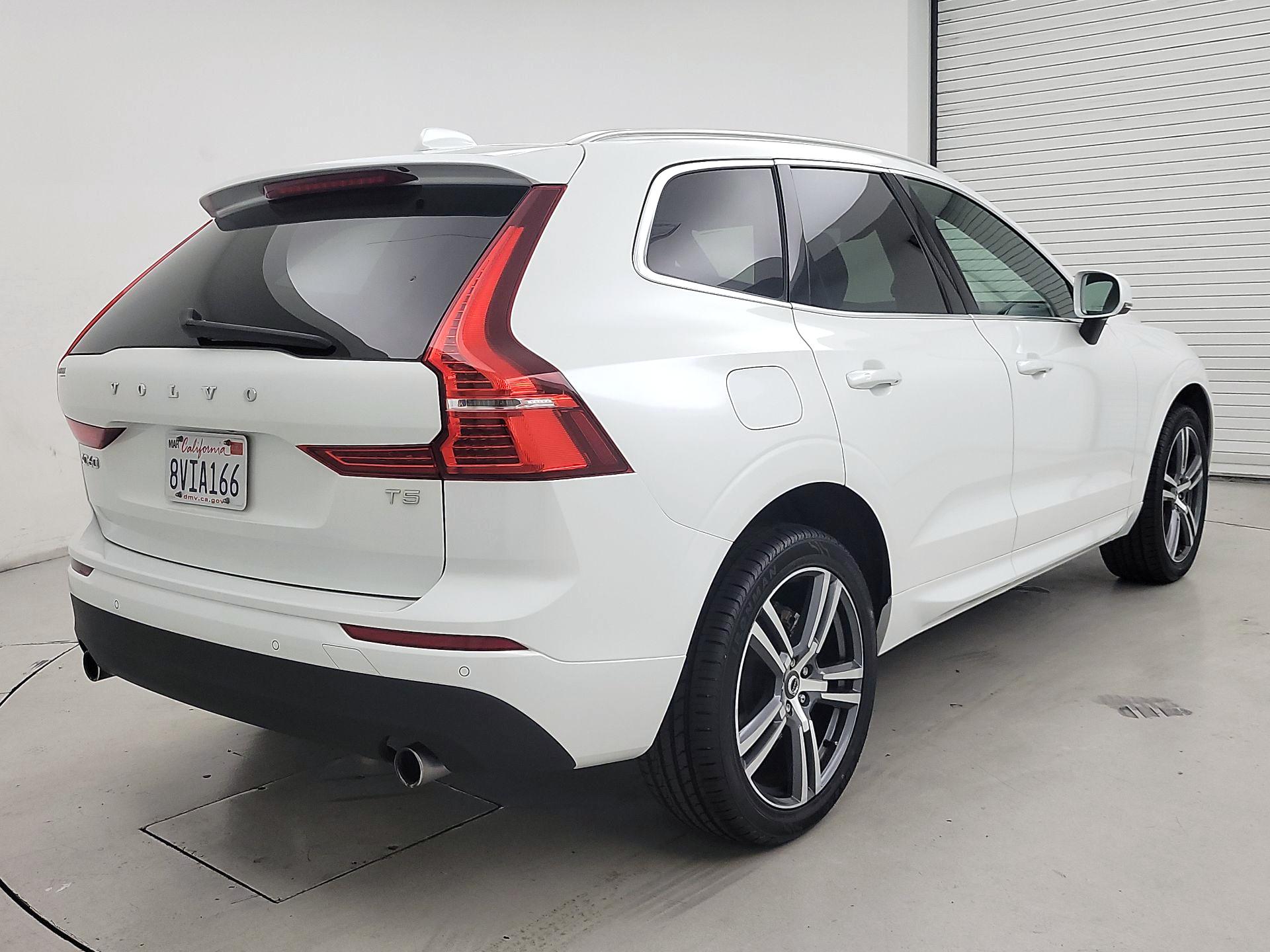 Thumbnail: 2021 Volvo XC60 - 5
