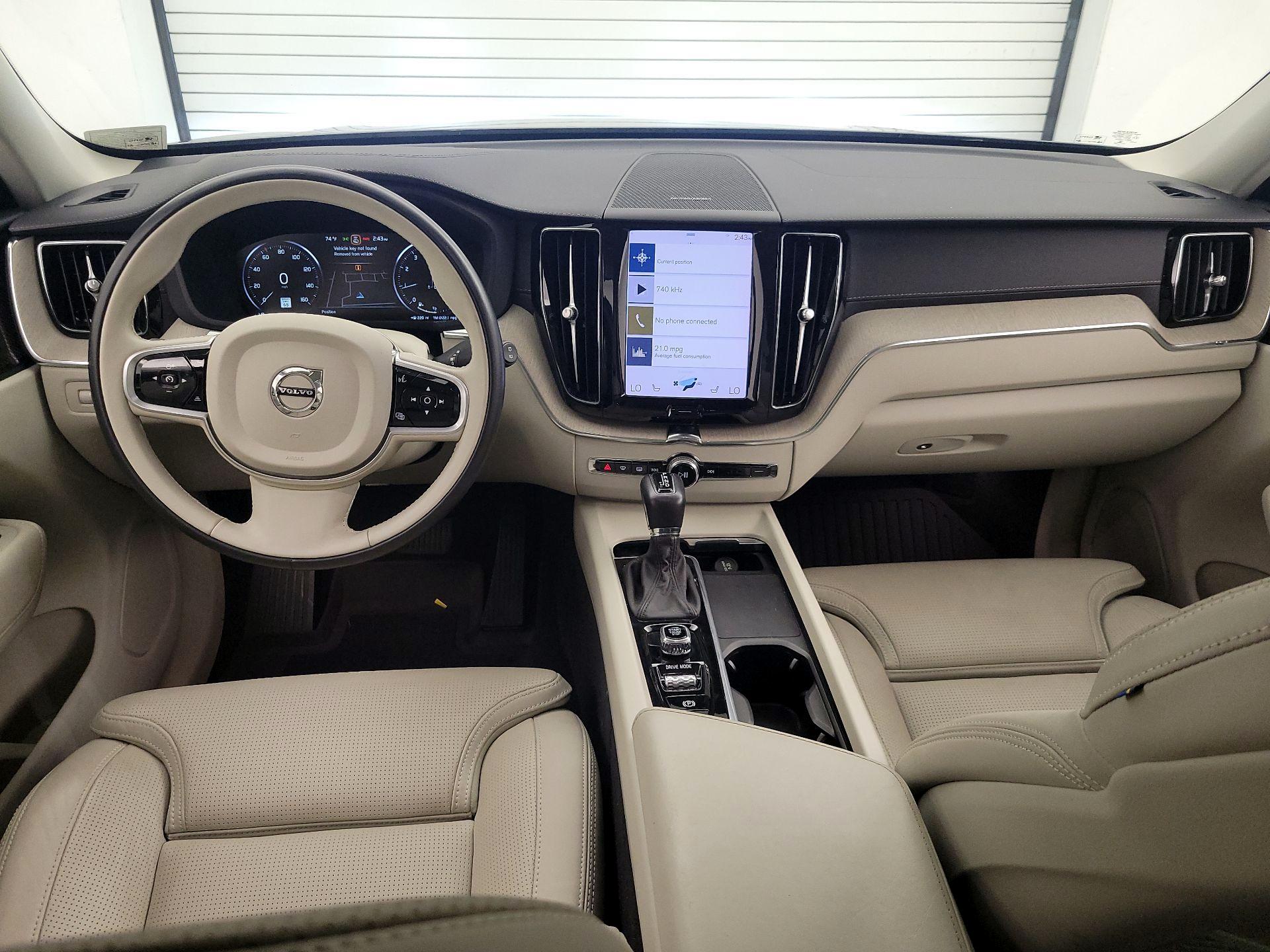 Thumbnail: 2021 Volvo XC60 - 9