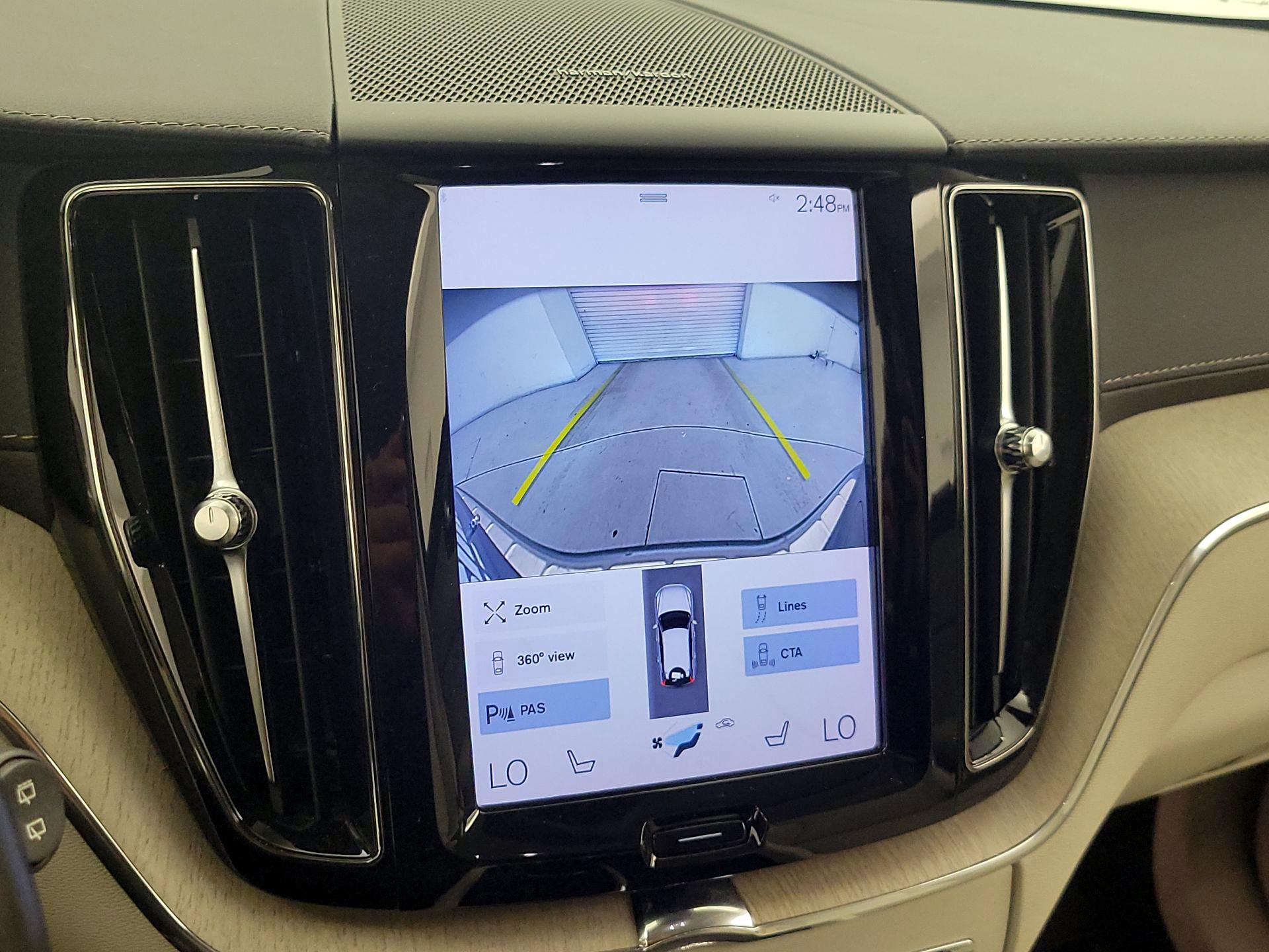 Thumbnail: 2021 Volvo XC60 - 14