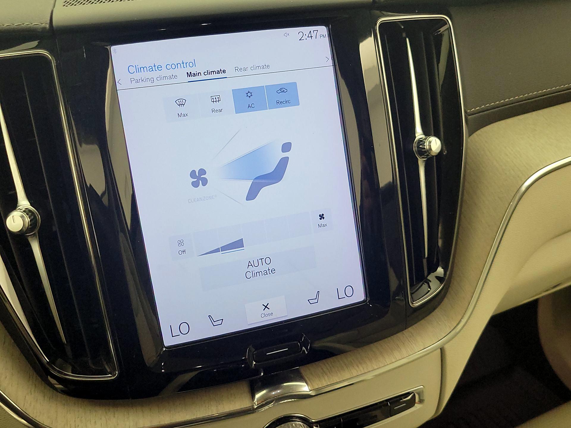 Thumbnail: 2021 Volvo XC60 - 16