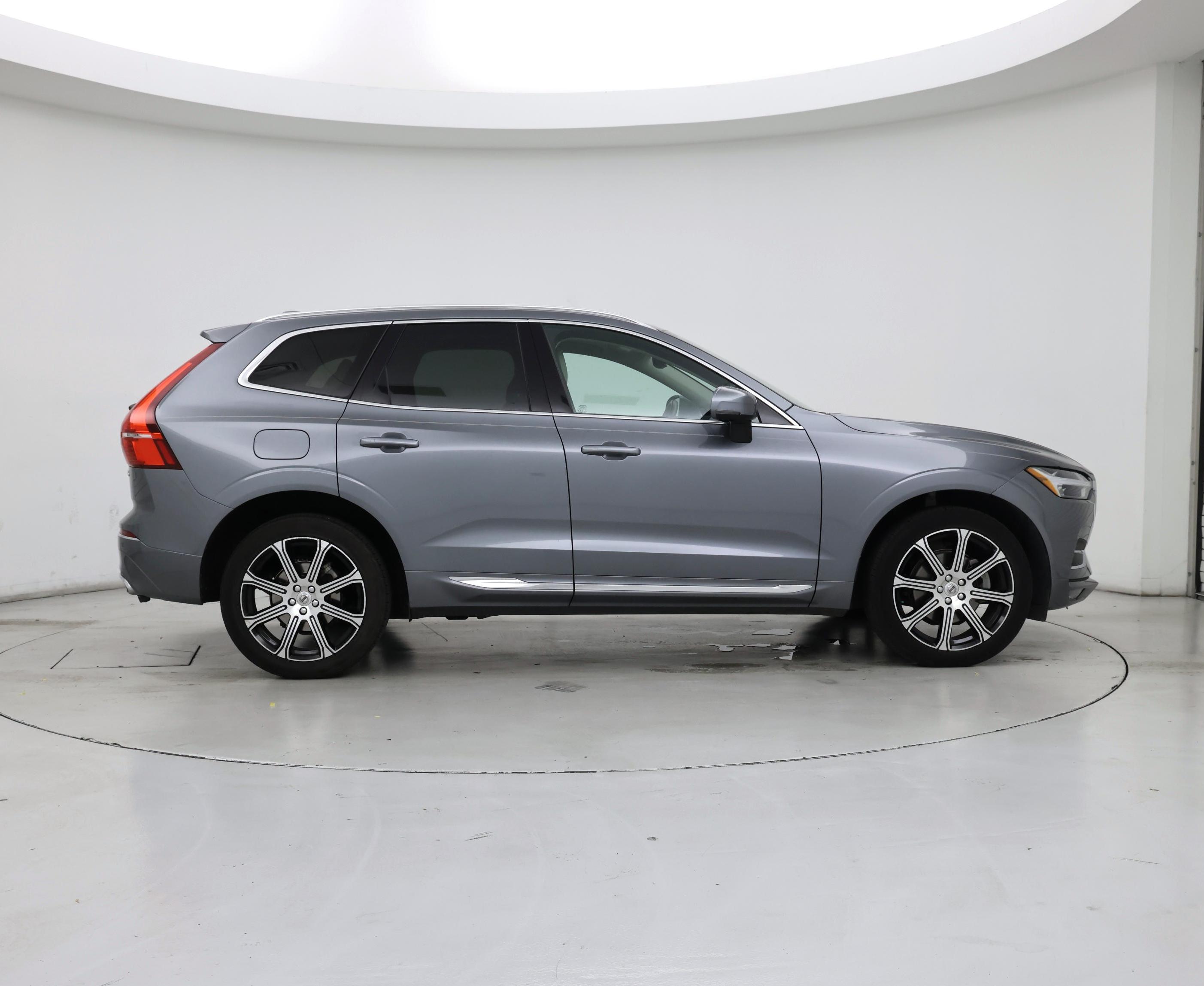 Thumbnail: 2021 Volvo XC60 - 7