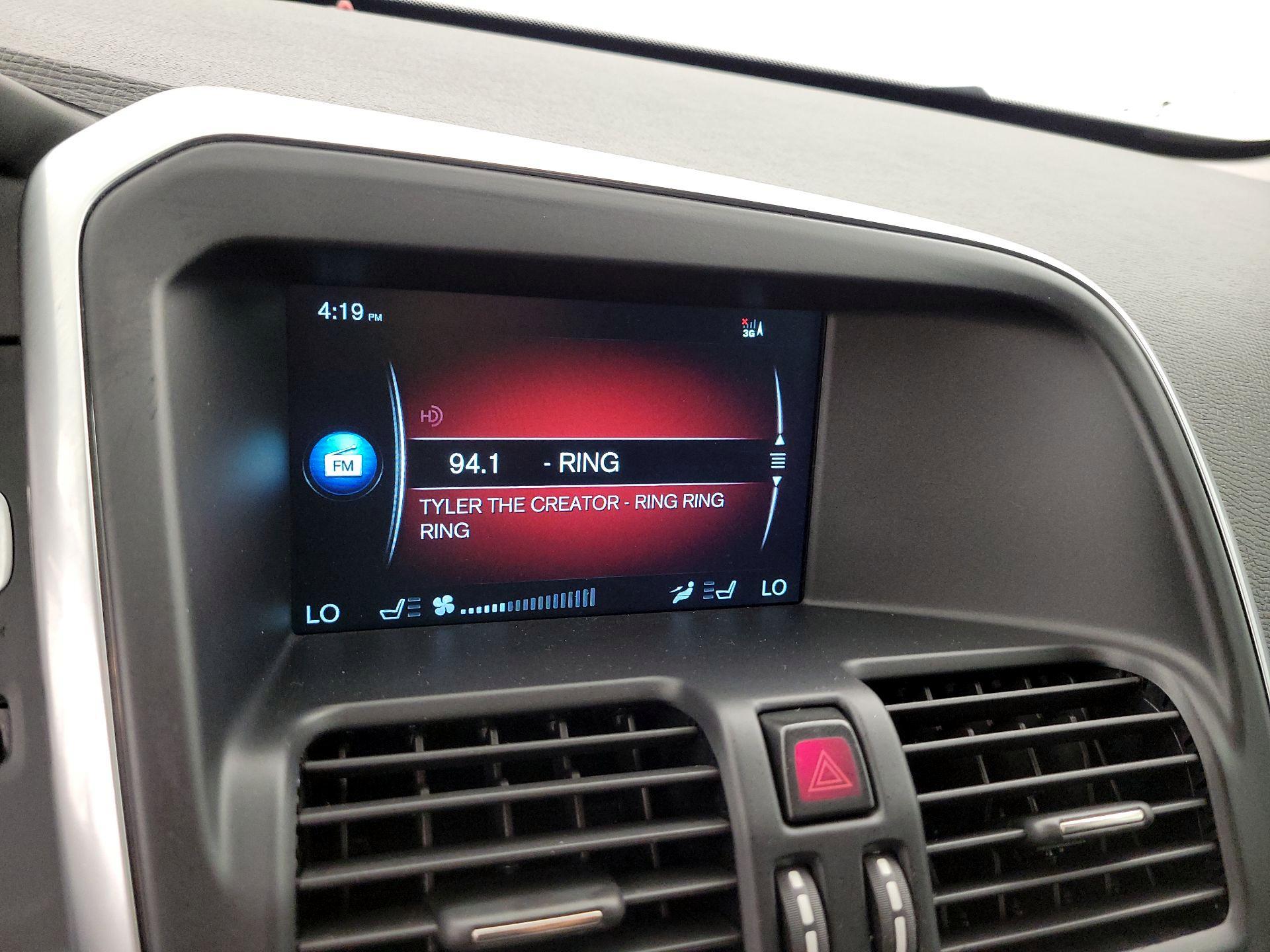 Thumbnail: 2015 Volvo XC60 - 16