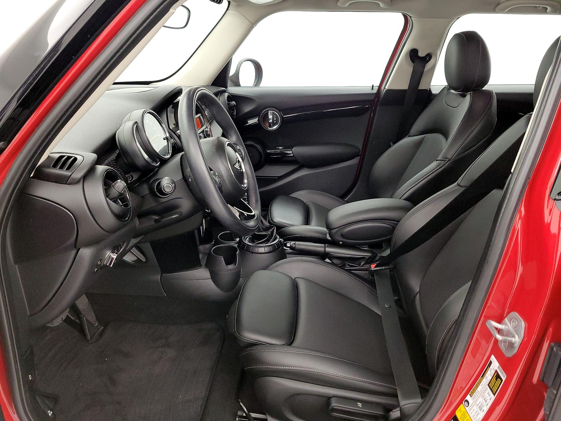 Thumbnail: 2016 MINI Cooper Hardtop - 11