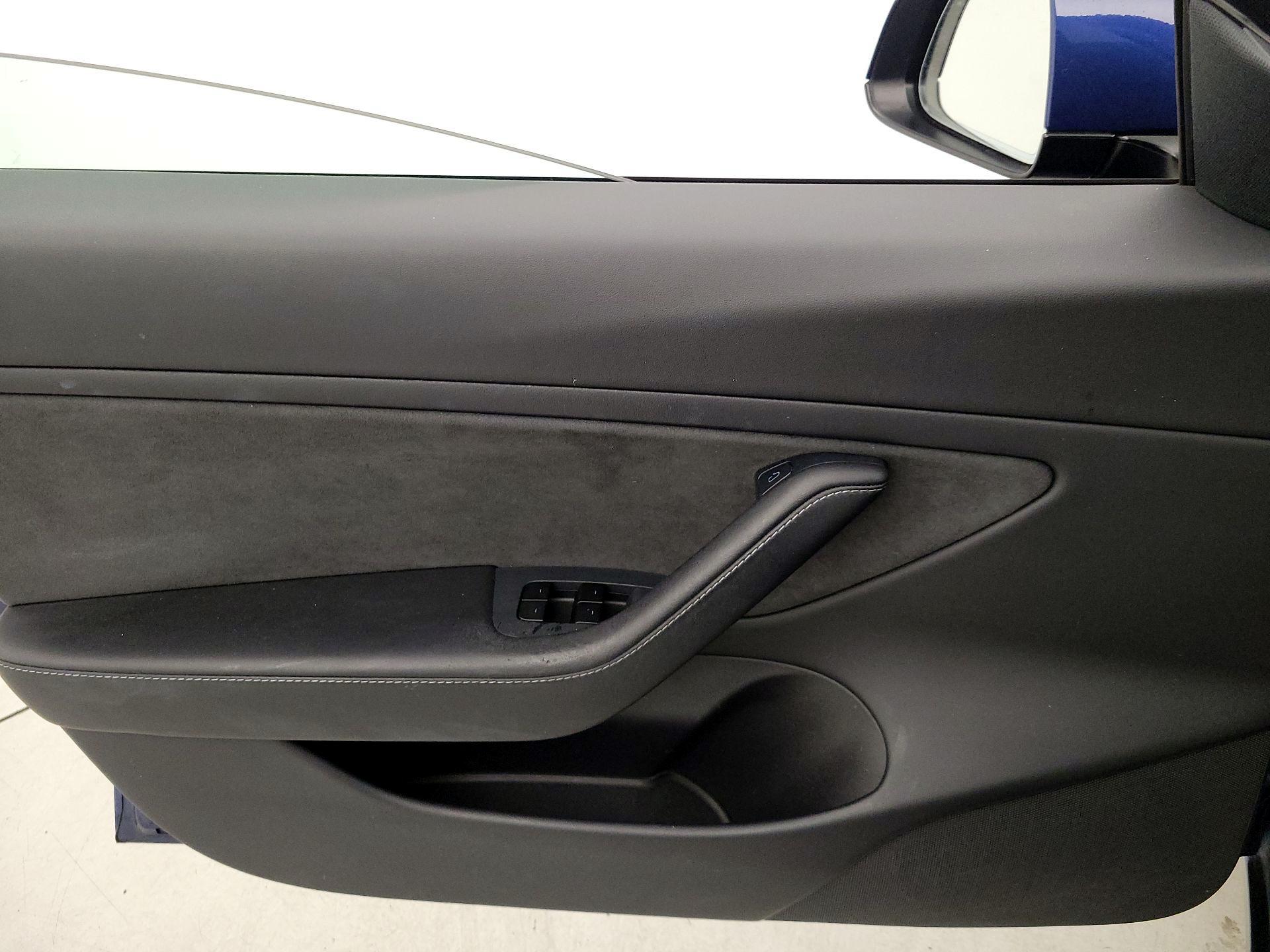 Thumbnail: 2021 Tesla Model 3 - 12