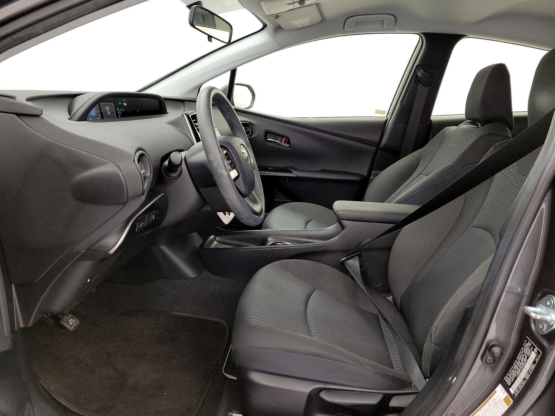 Thumbnail: 2016 Toyota Prius - 11
