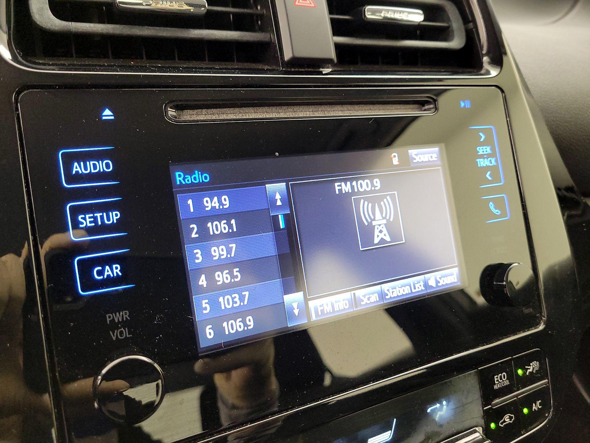 Thumbnail: 2016 Toyota Prius - 15