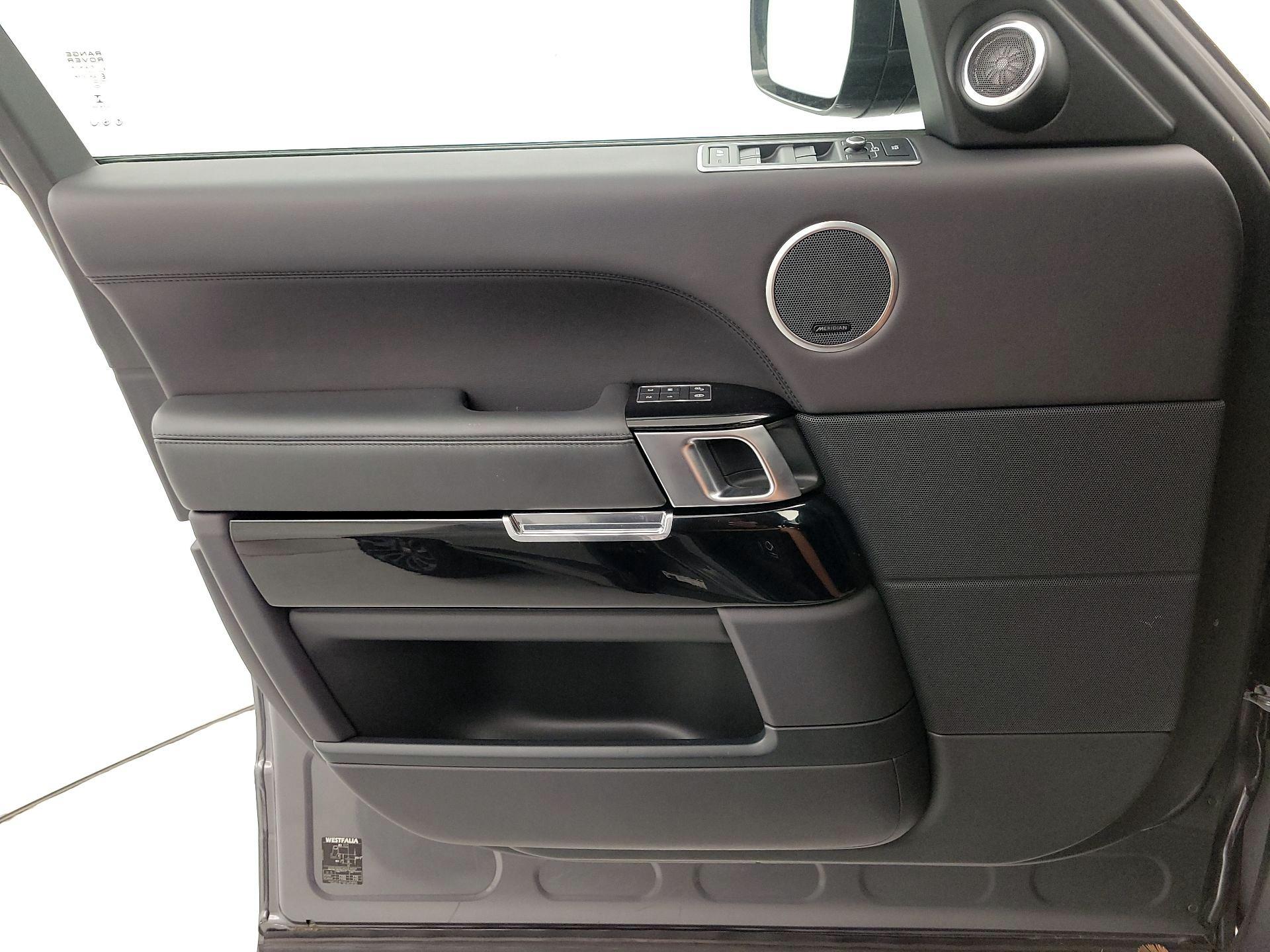Thumbnail: 2016 Land Rover Range Rover - 12
