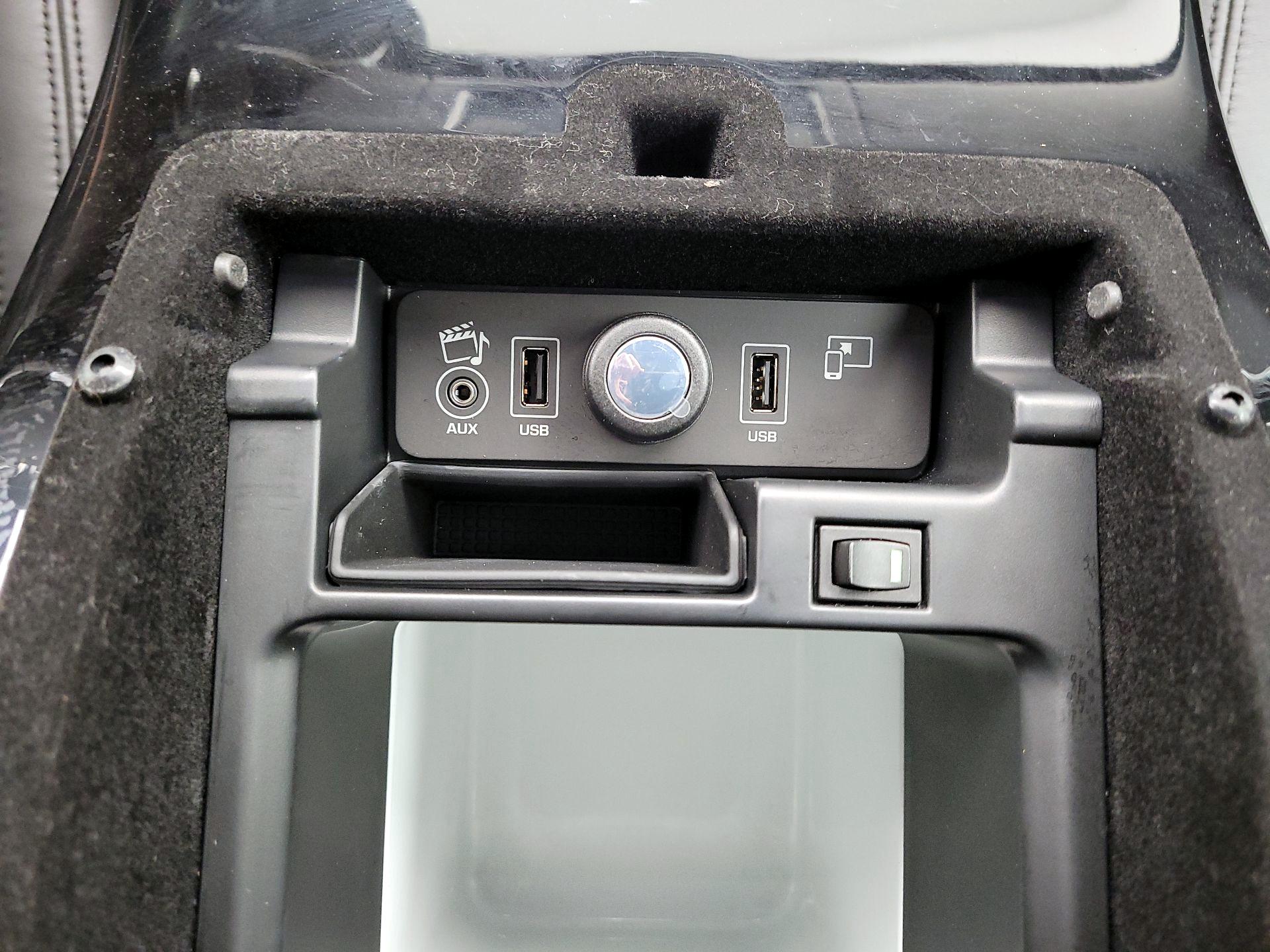 Thumbnail: 2016 Land Rover Range Rover - 19