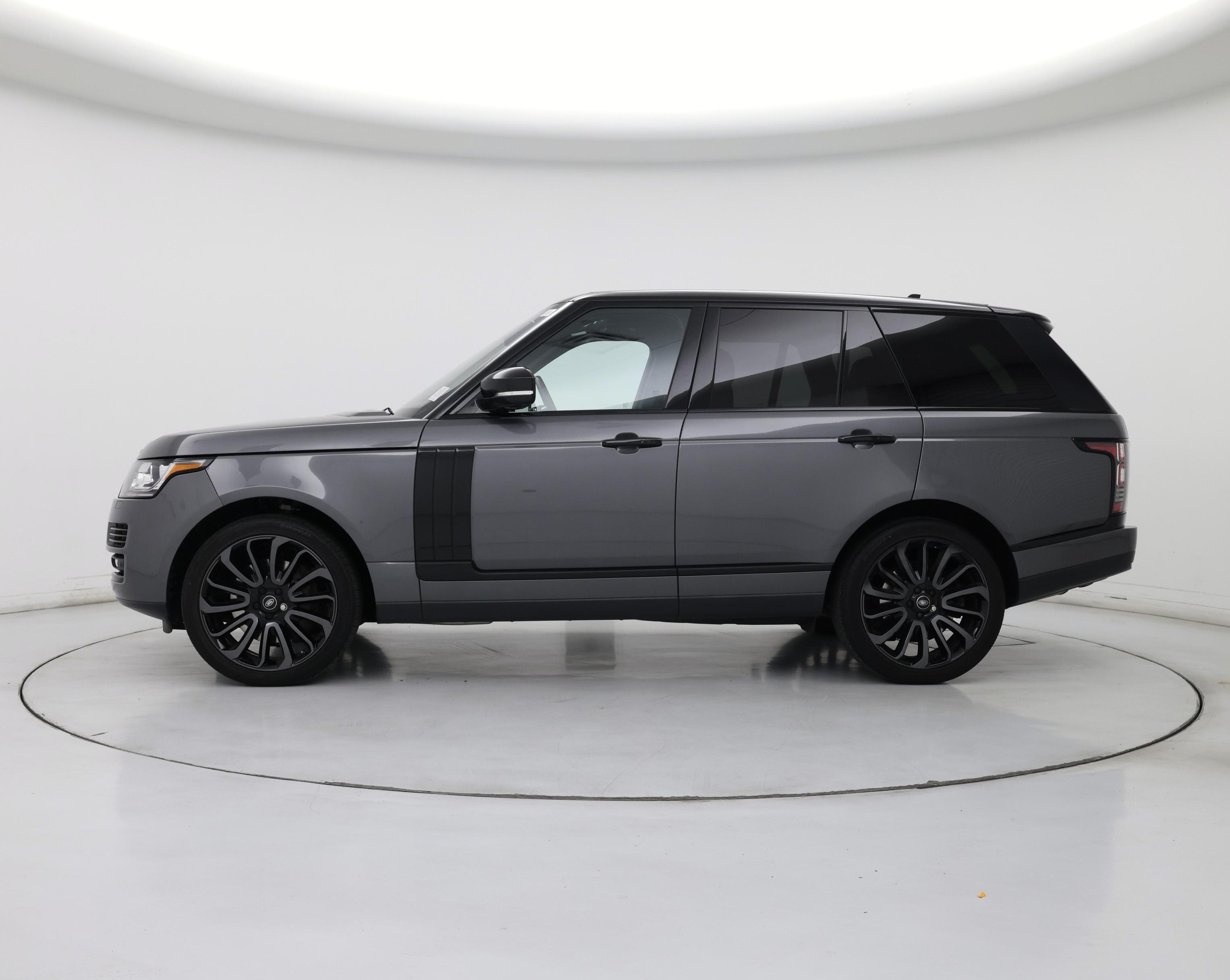 Thumbnail: 2016 Land Rover Range Rover - 3