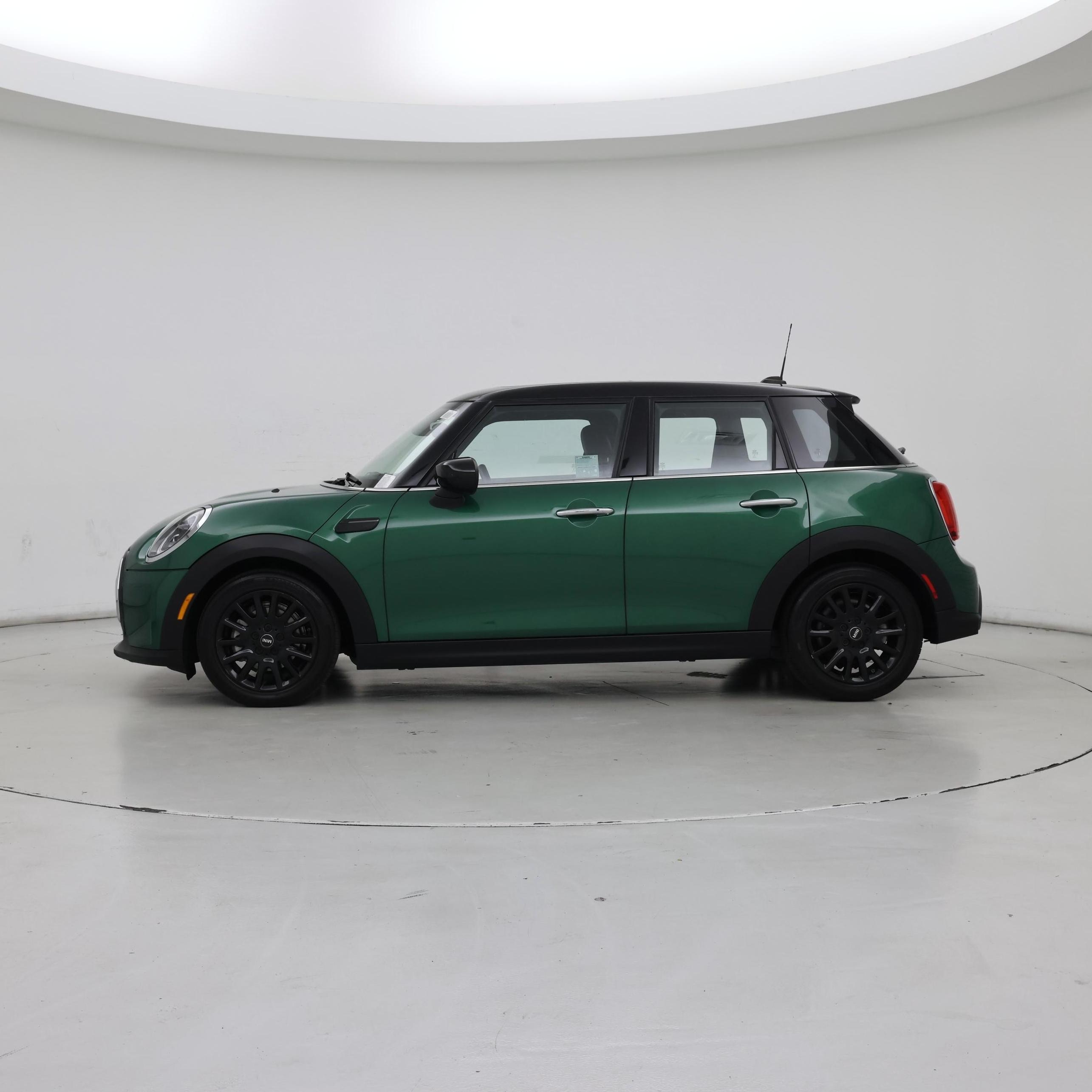 Thumbnail: 2022 MINI Cooper Hardtop - 3