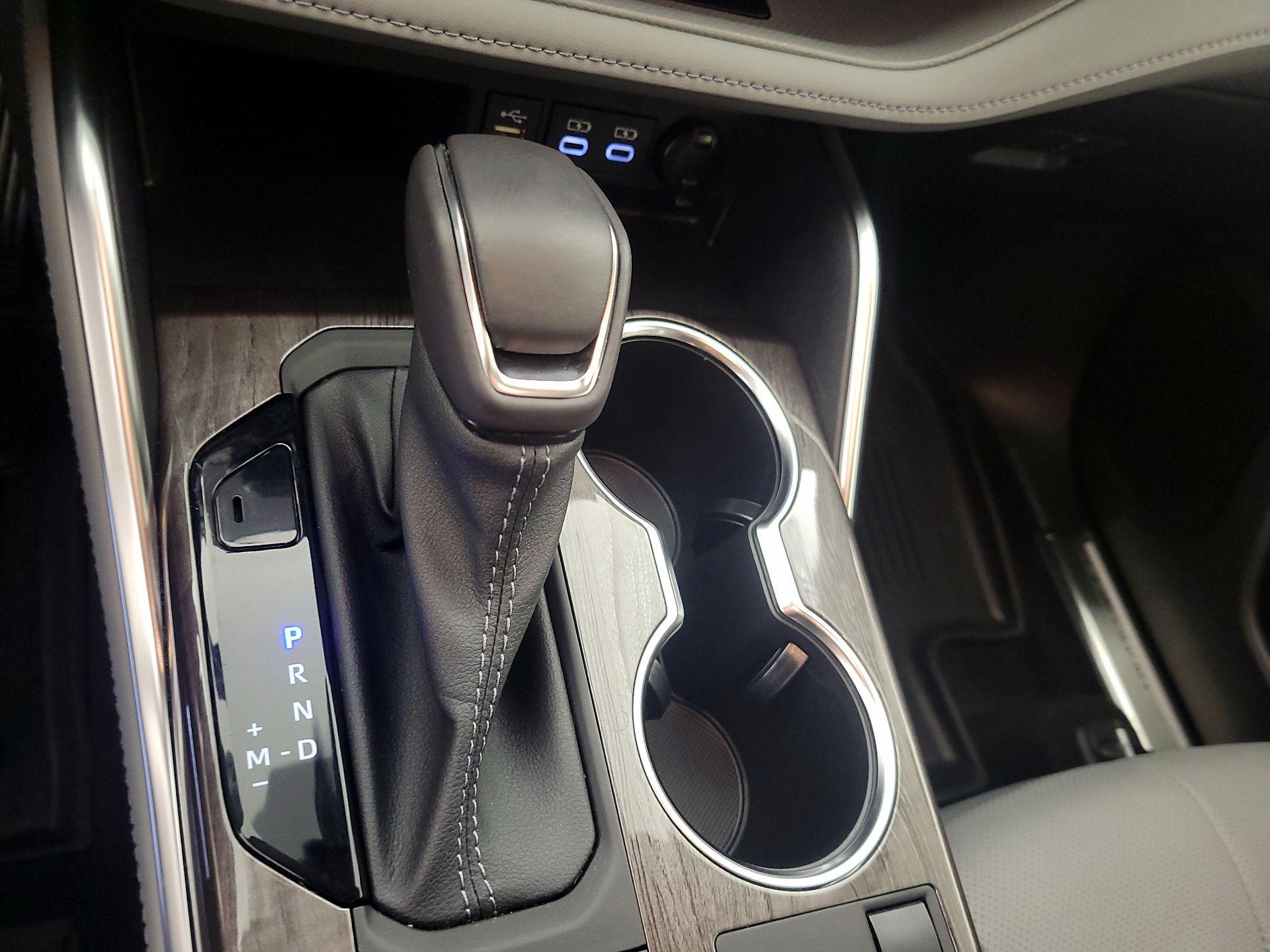 Thumbnail: 2023 Toyota Highlander - 17
