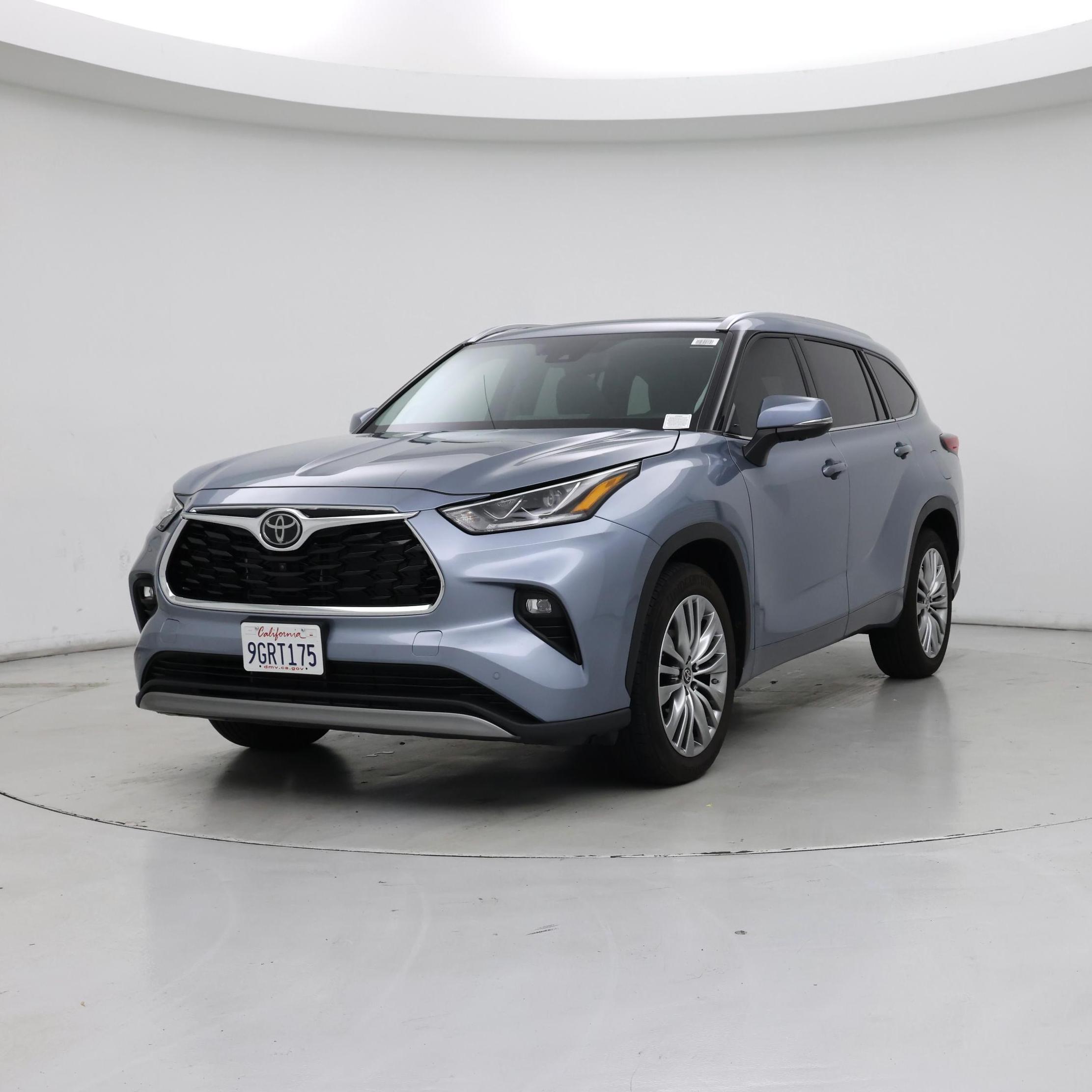 Thumbnail: 2023 Toyota Highlander - 4