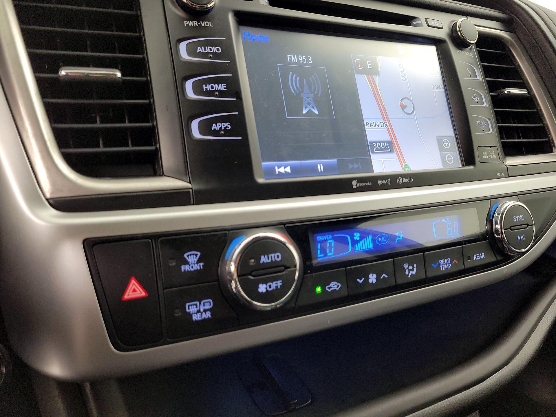 Thumbnail: 2018 Toyota Highlander - 16
