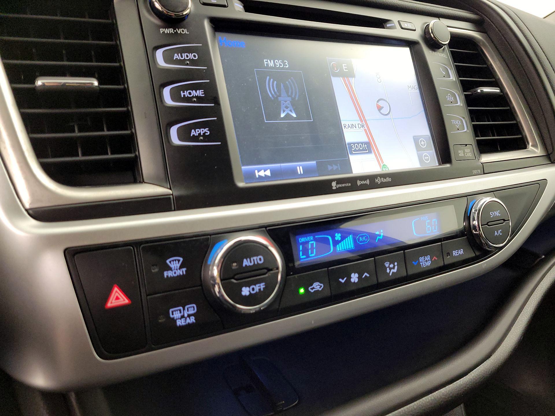 Thumbnail: 2018 Toyota Highlander - 17
