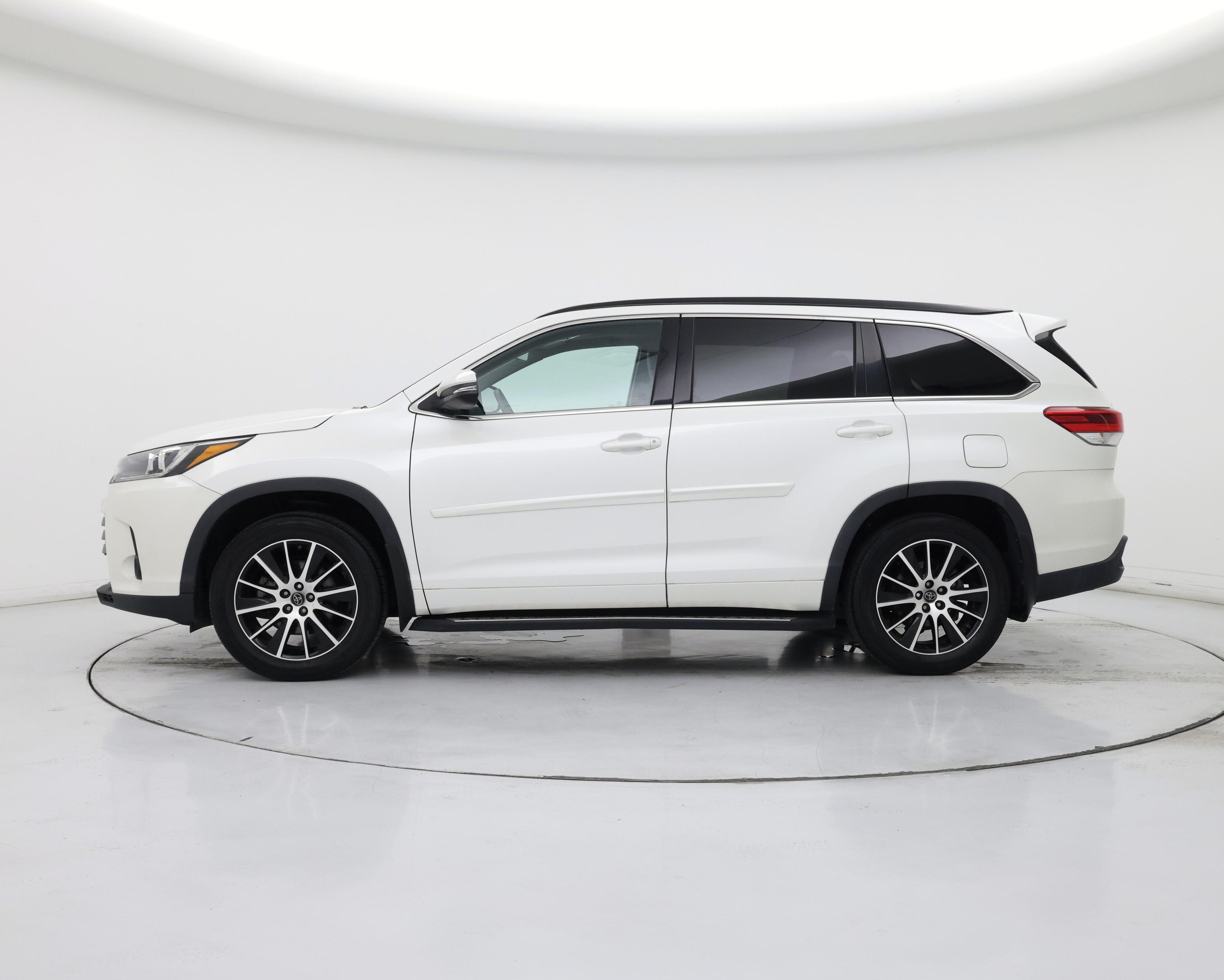 Thumbnail: 2018 Toyota Highlander - 3