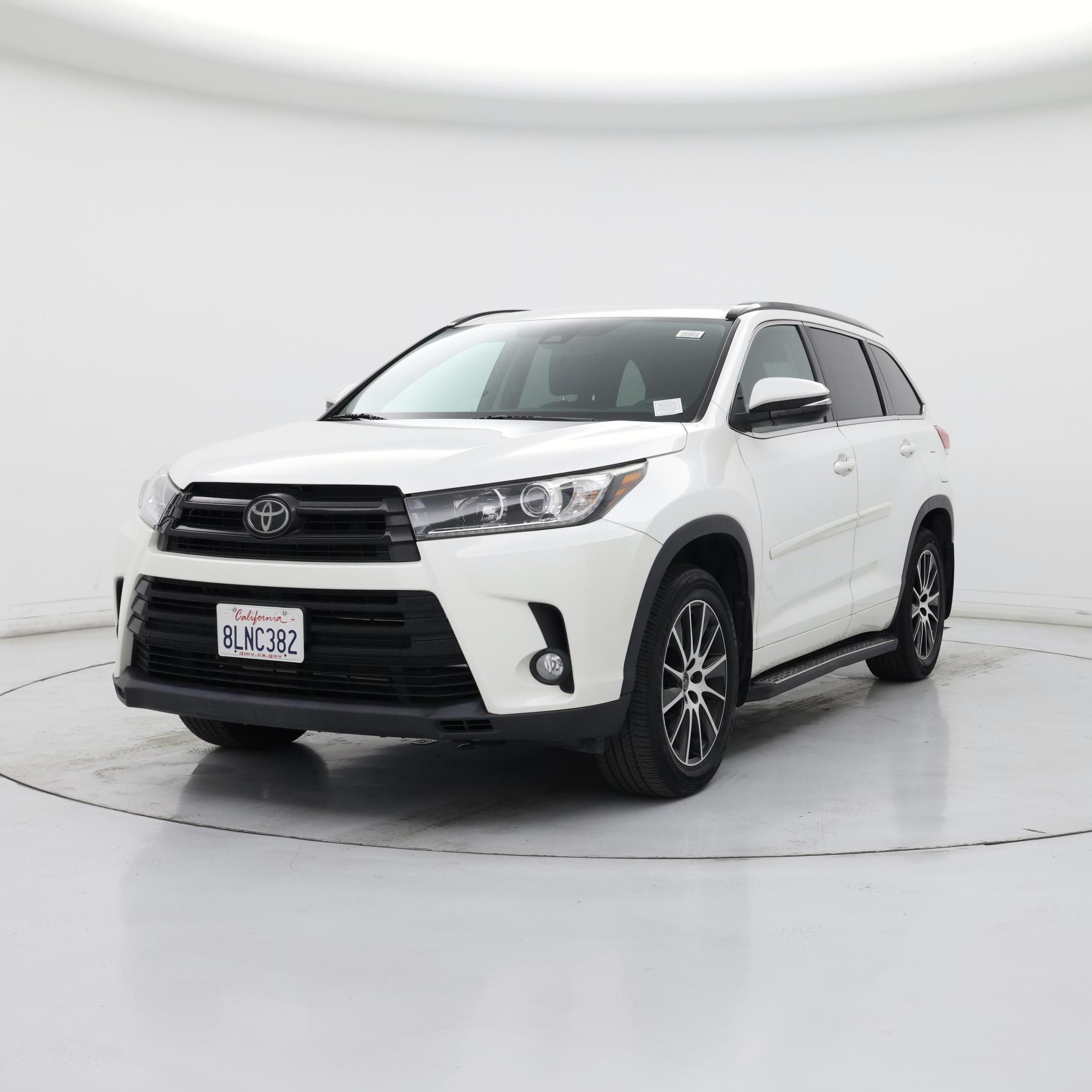 Thumbnail: 2018 Toyota Highlander - 4