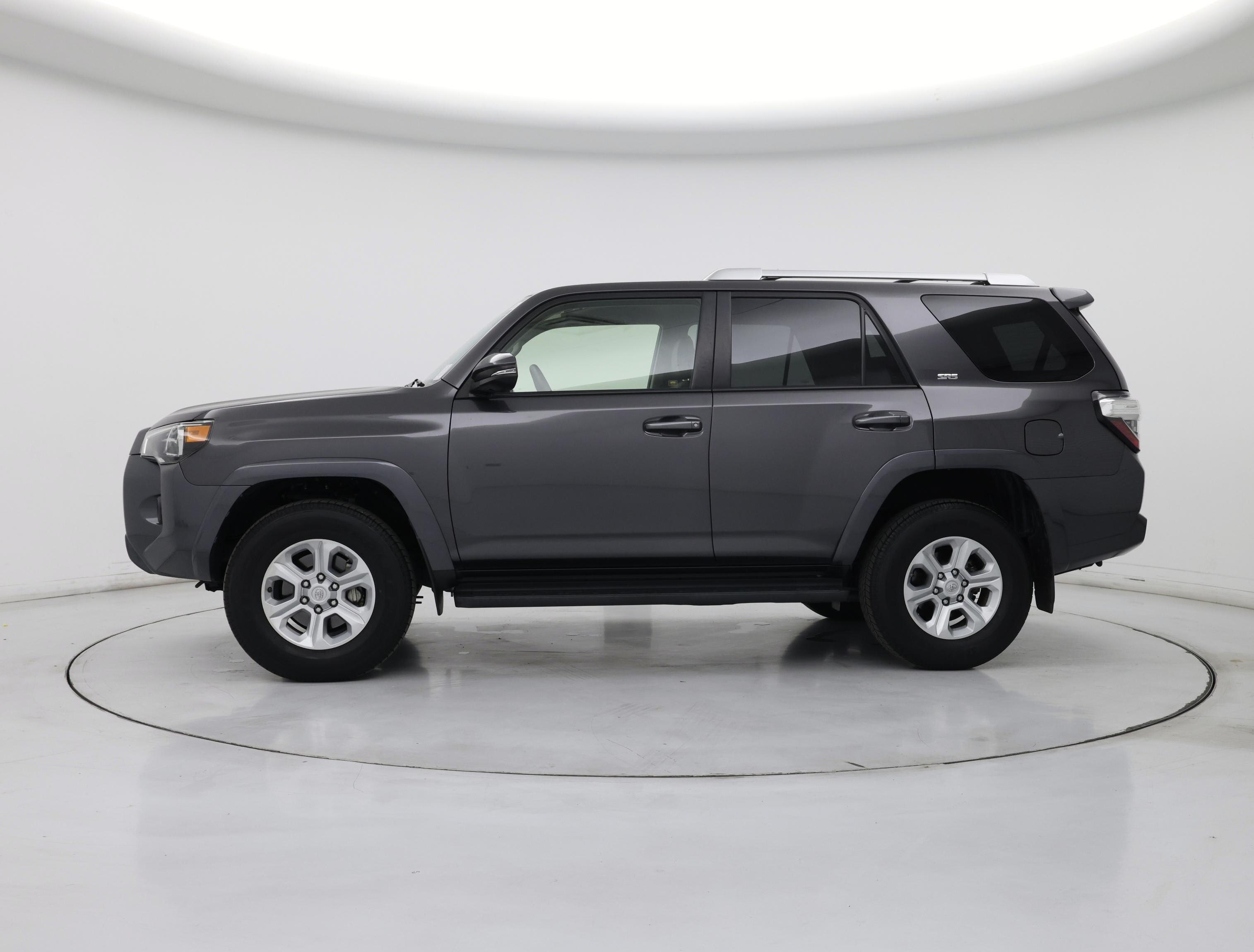 Thumbnail: 2017 Toyota 4Runner - 3