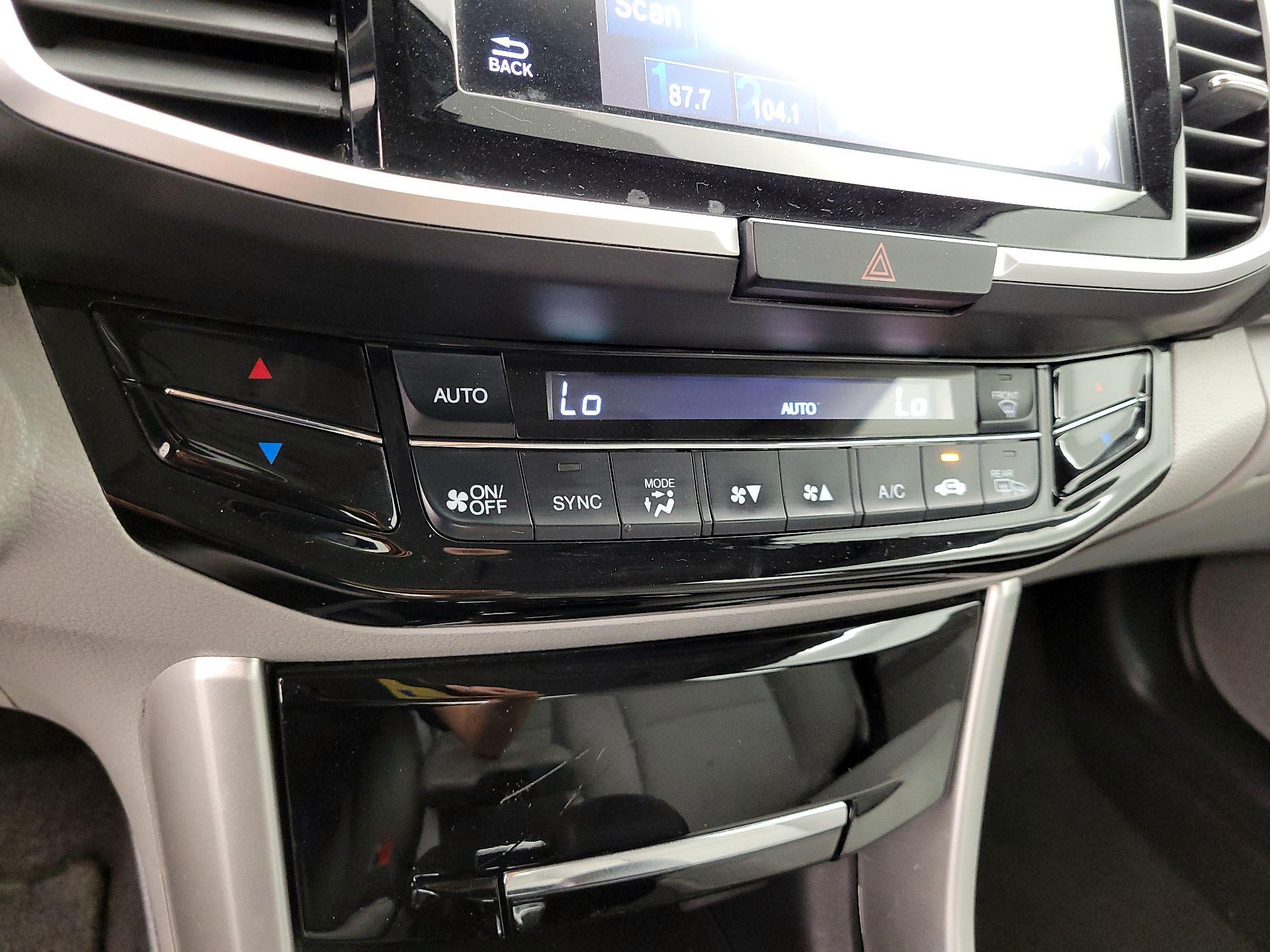 Thumbnail: 2016 Honda Accord - 16