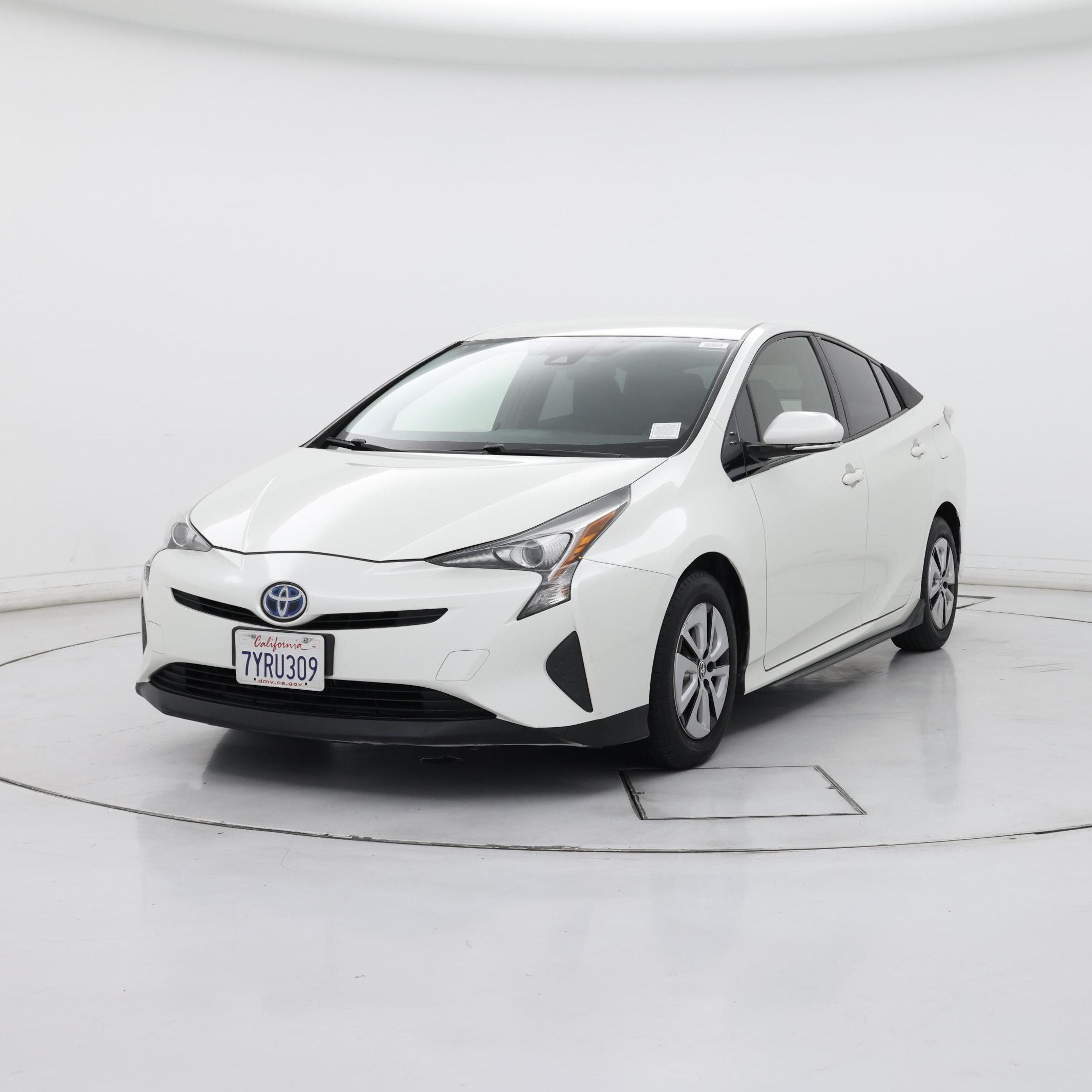 Thumbnail: 2017 Toyota Prius - 4